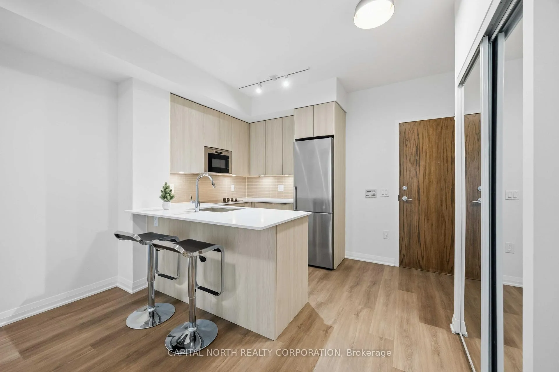 Photo 13 of Unit 525, 99 Eagle Rock Way, Vaughan, Rural Vaughan — HOMEH
