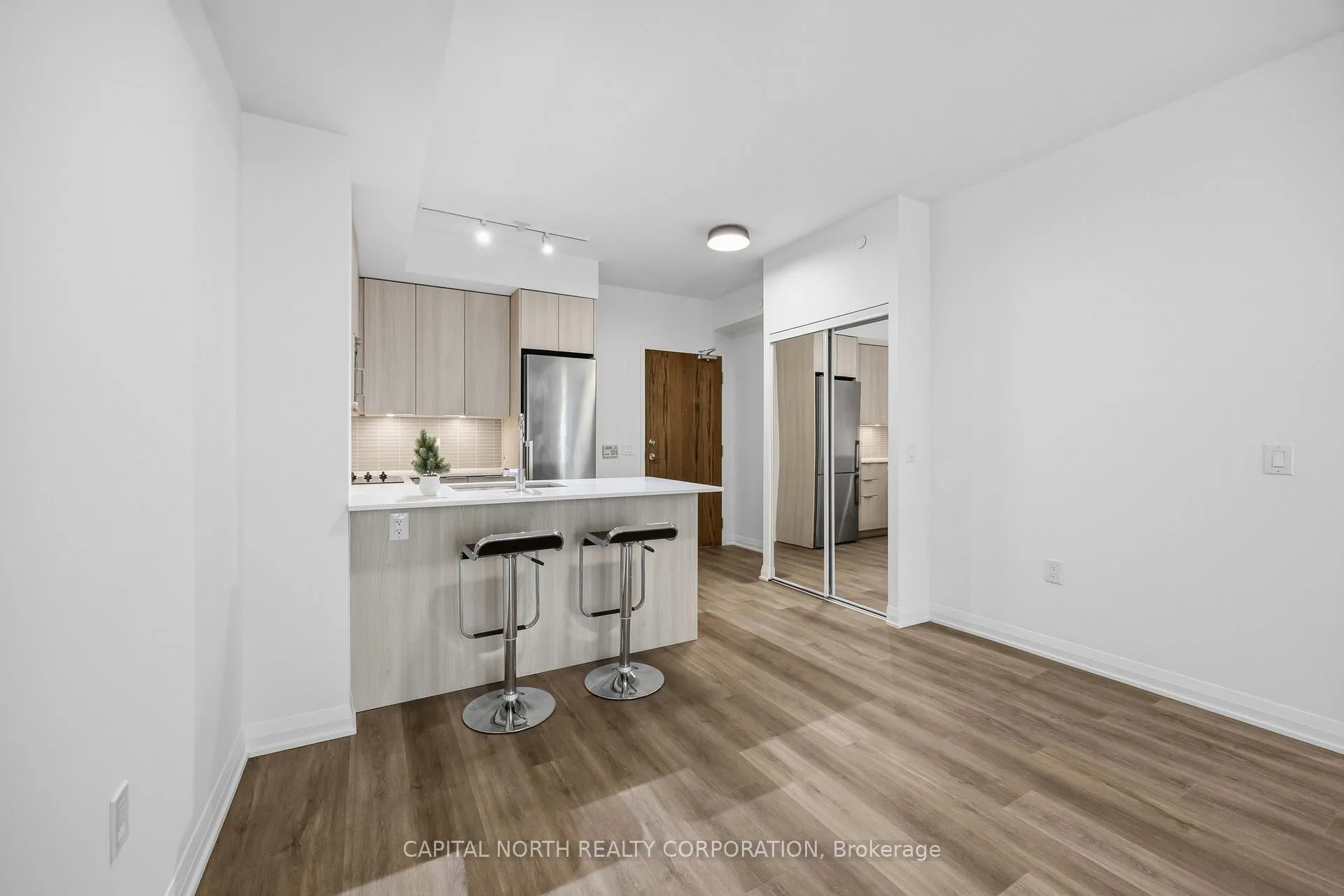 Photo 14 of Unit 525, 99 Eagle Rock Way, Vaughan, Rural Vaughan — HOMEH