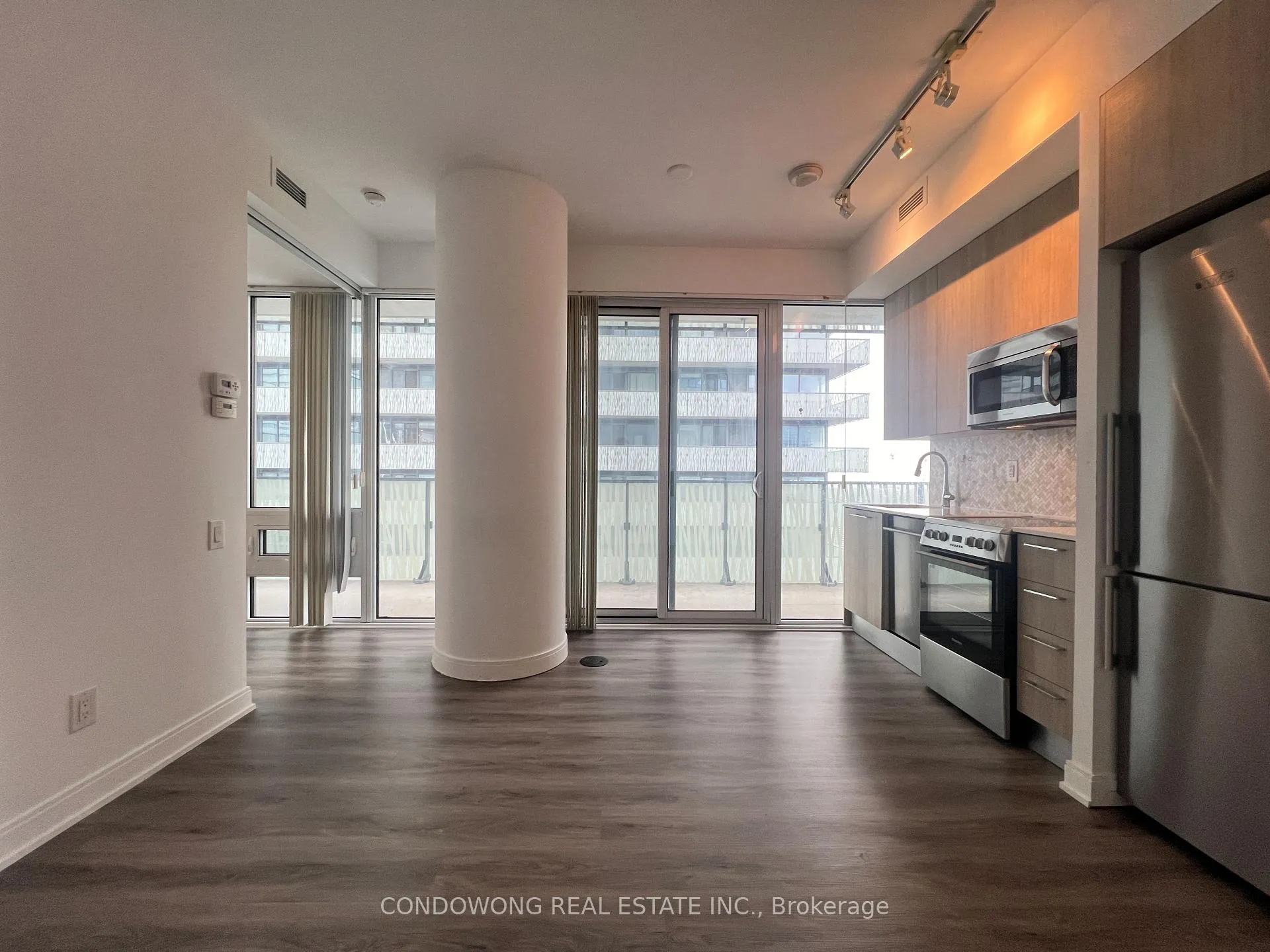 Front of Unit 4301, 42 Charles Street E
