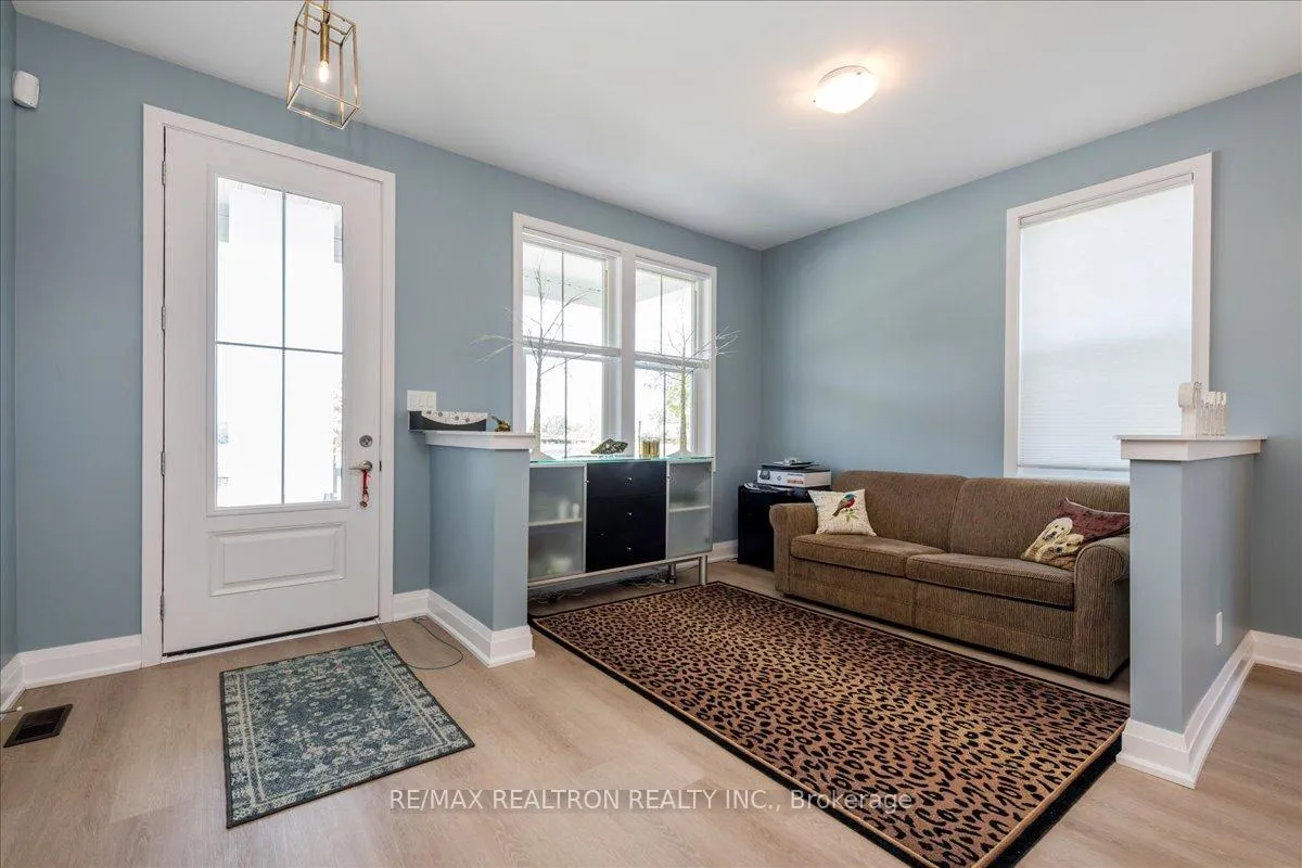 Photo 3 of 2 Danielle Crescent, Midland — HOMEH