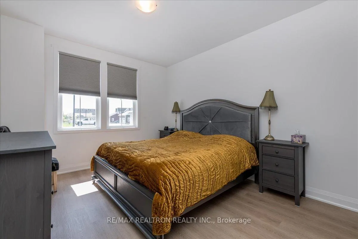 Photo 12 of 2 Danielle Crescent, Midland — HOMEH