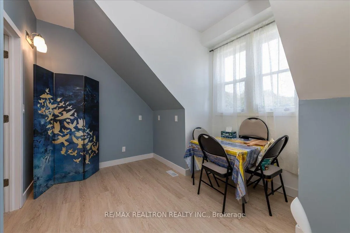 Photo 18 of 2 Danielle Crescent, Midland — HOMEH