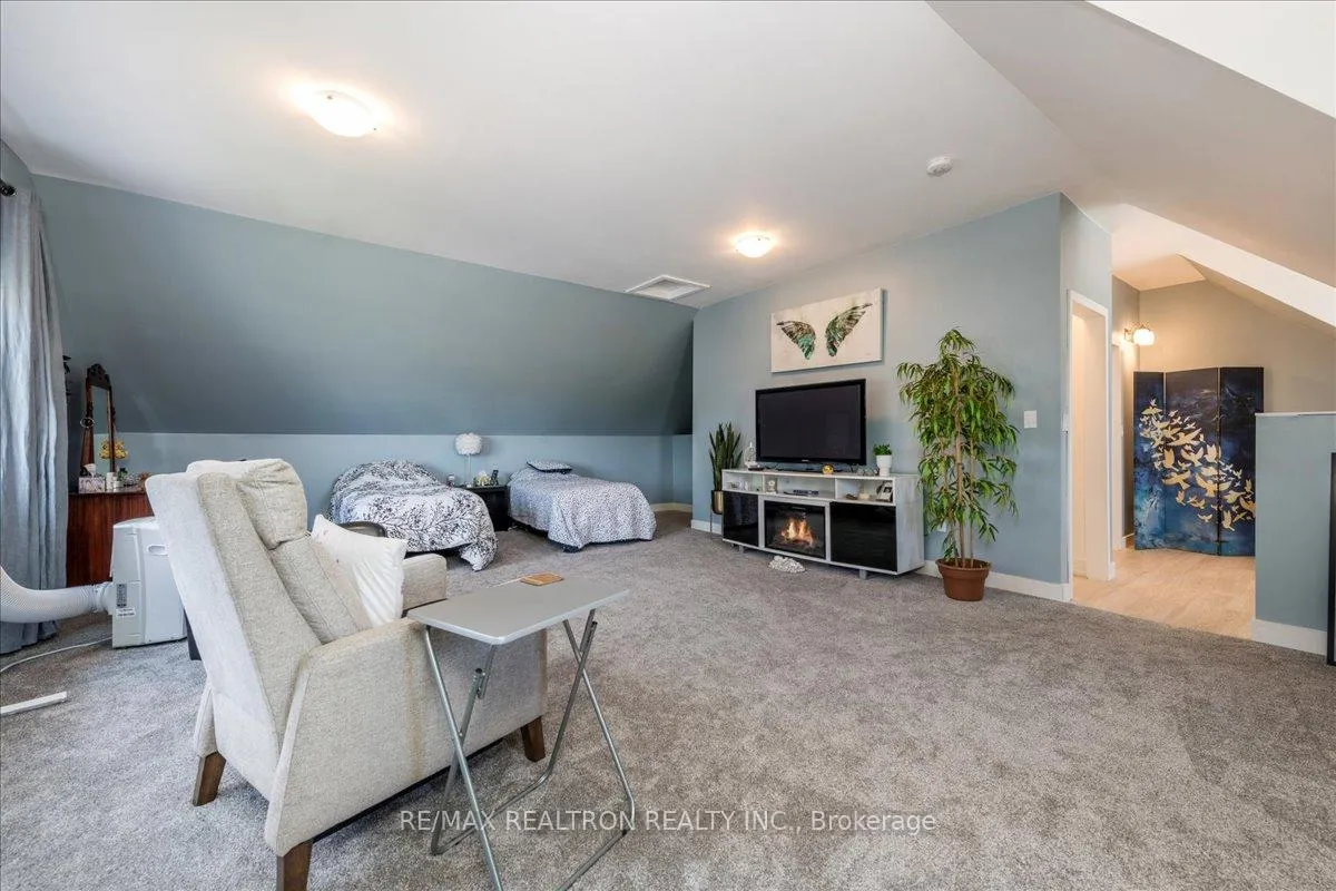 Photo 21 of 2 Danielle Crescent, Midland — HOMEH