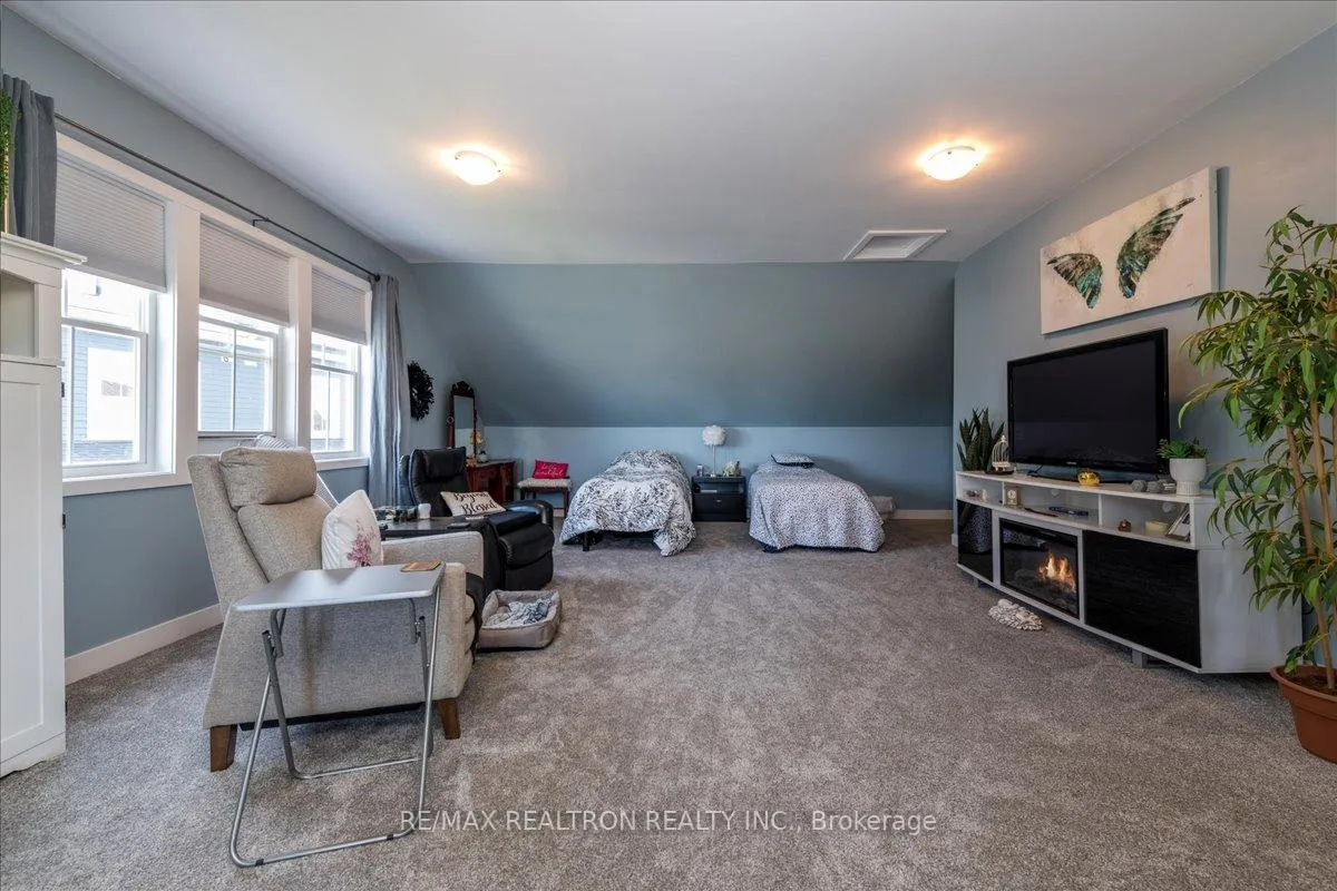 Photo 22 of 2 Danielle Crescent, Midland — HOMEH