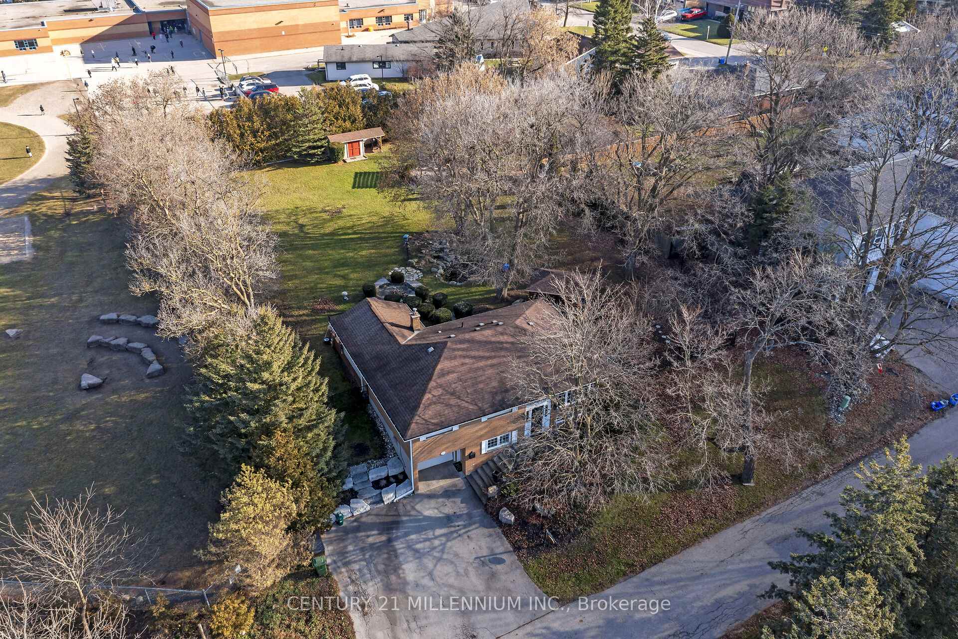 Photo 2 of 23 Woolen Mill Lane, Erin, Hillsburgh — HOMEH