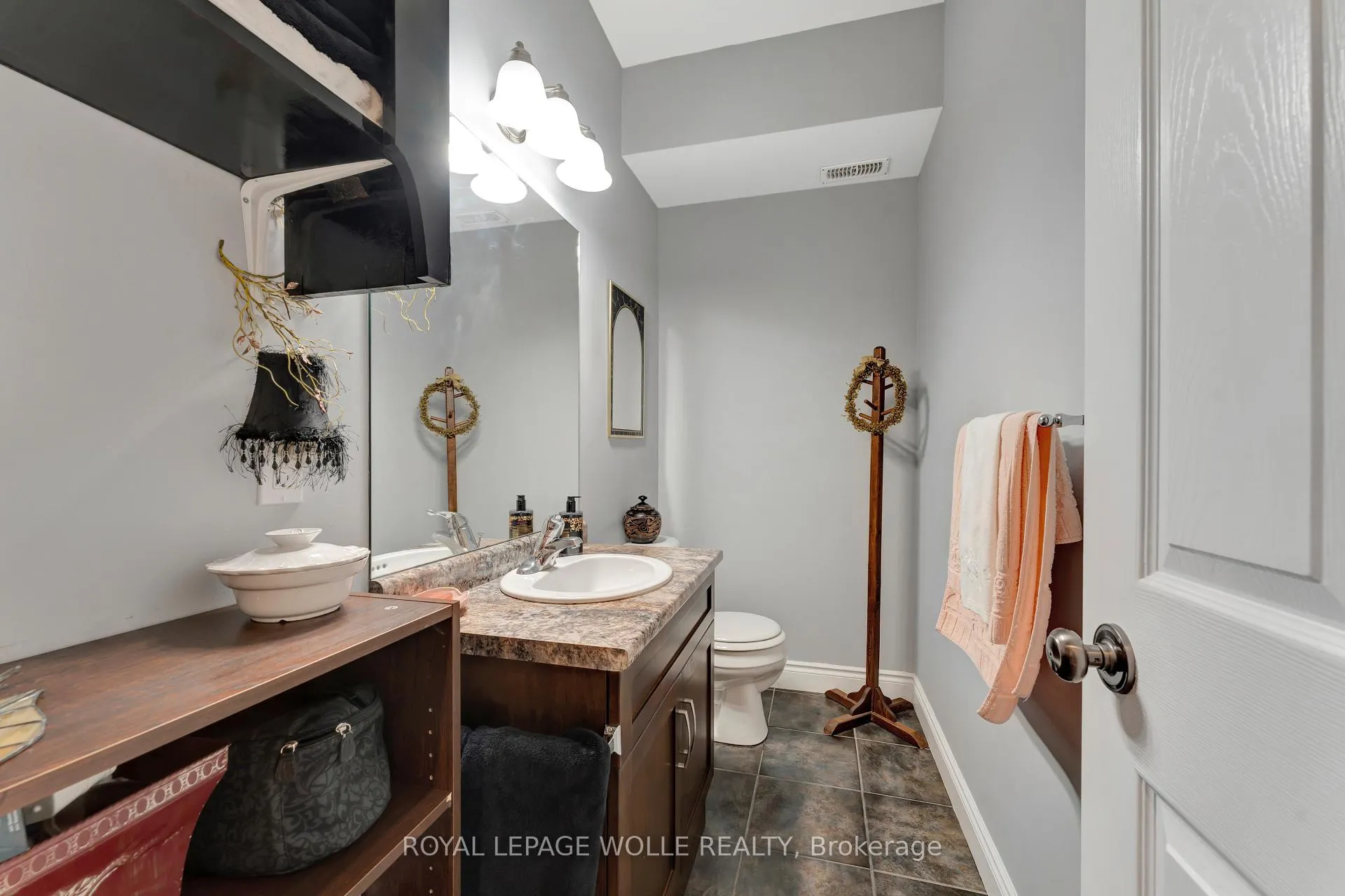 Photo 7 of Unit 1A, 38 Howe Drive, Kitchener — HOMEH
