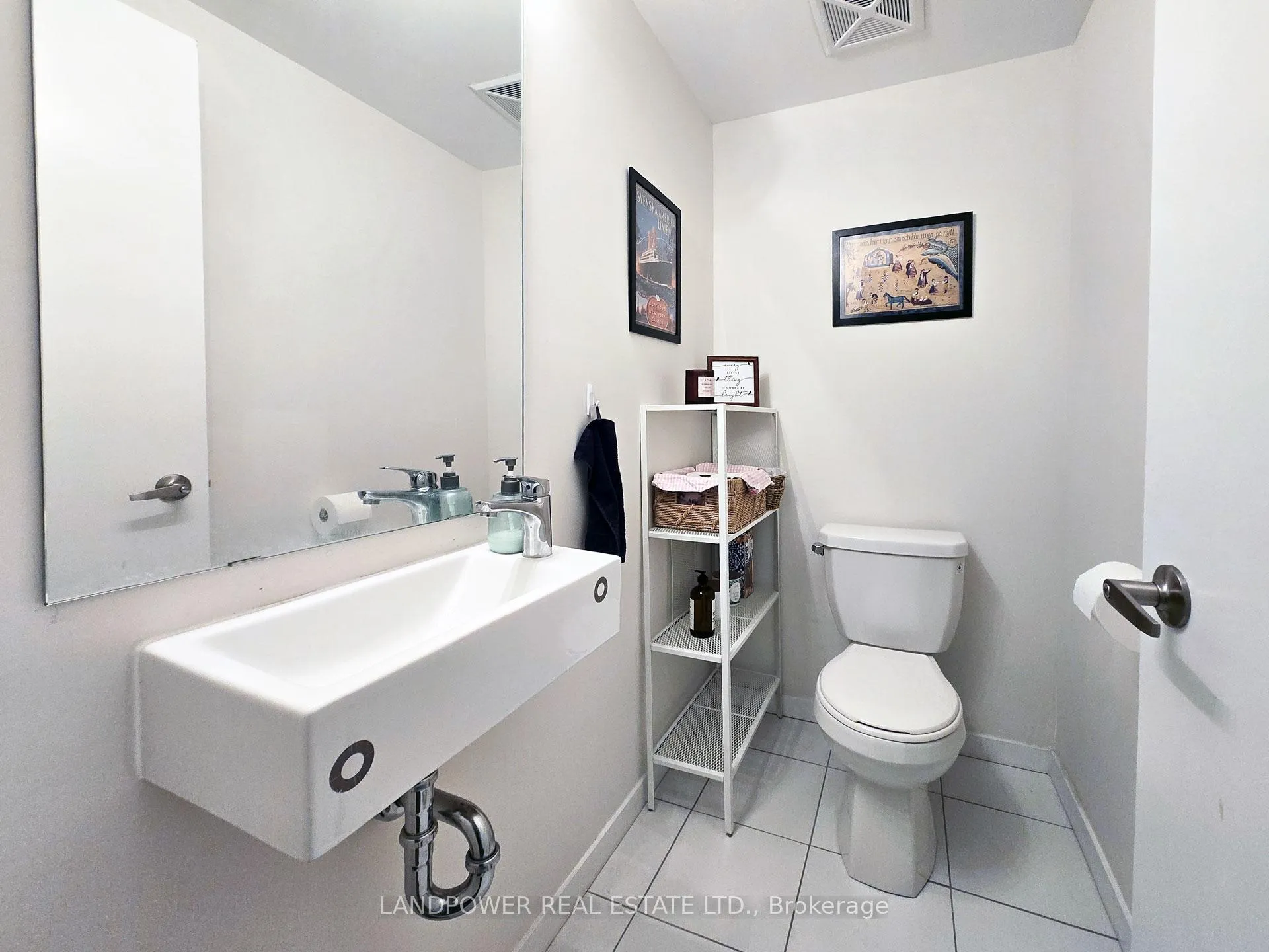 Photo 11 of Unit 92, 500 Alex Gardner Circle, Aurora, Aurora Heights — HOMEH