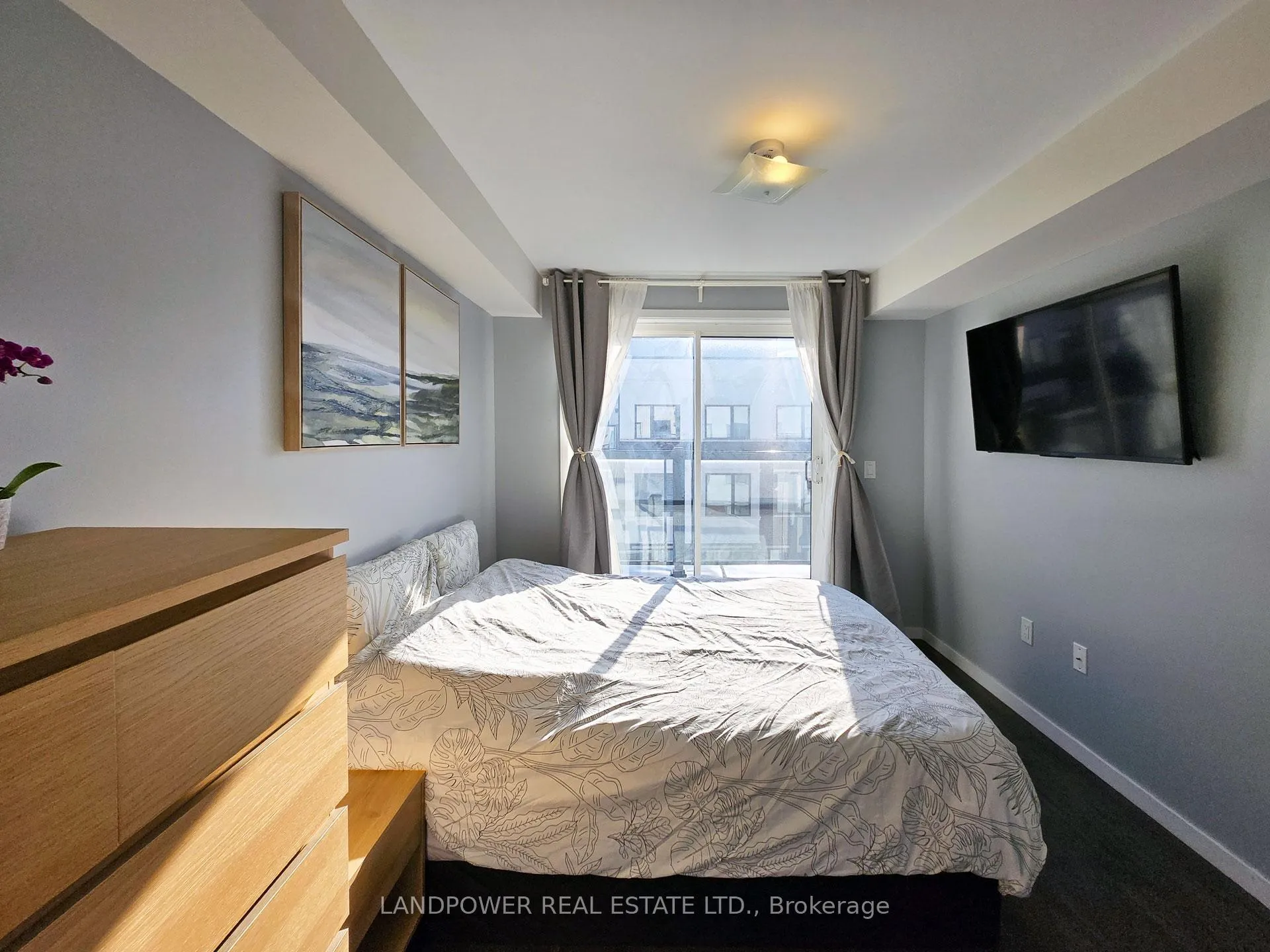 Photo 13 of Unit 92, 500 Alex Gardner Circle, Aurora, Aurora Heights — HOMEH