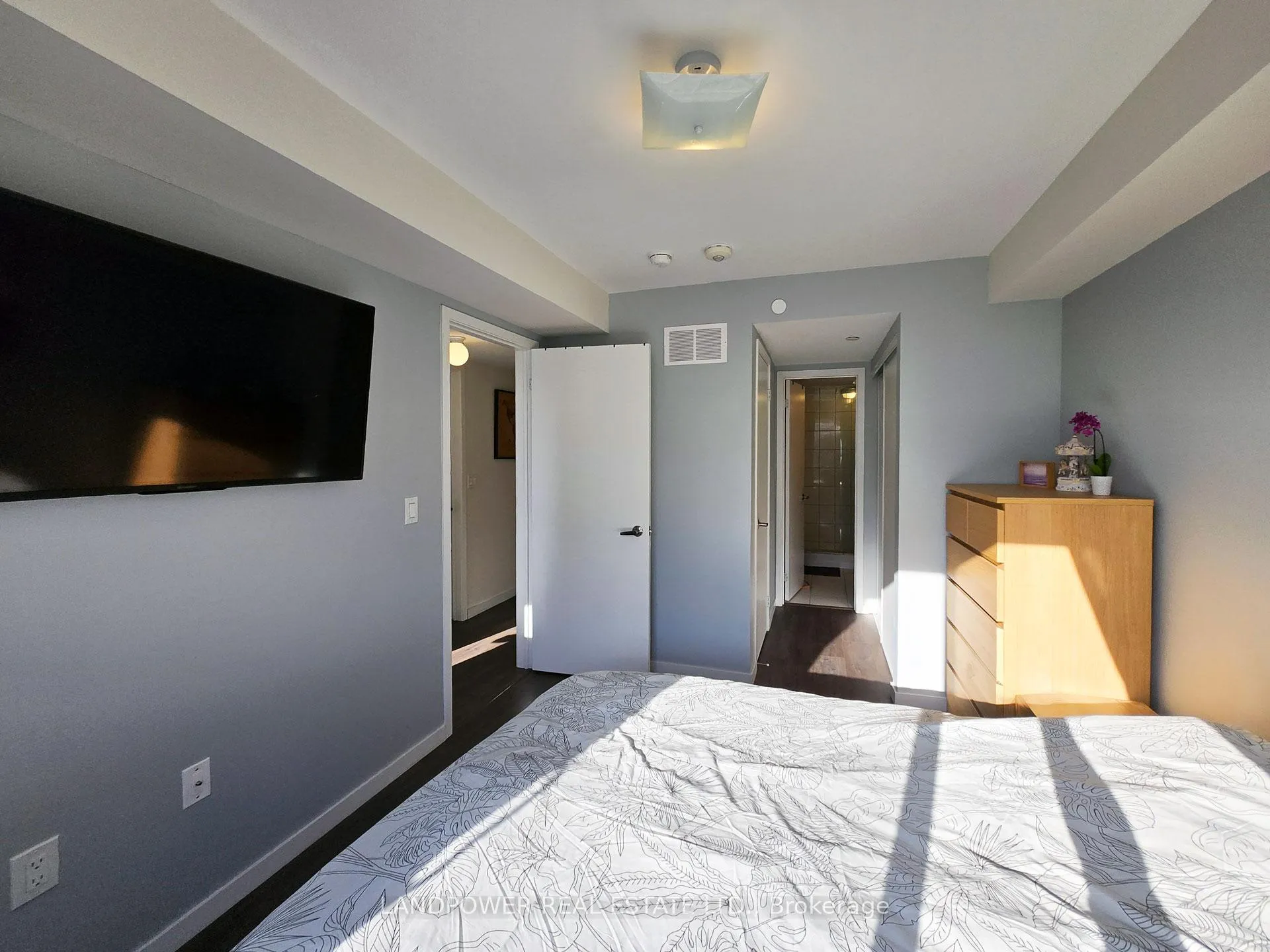 Photo 14 of Unit 92, 500 Alex Gardner Circle, Aurora, Aurora Heights — HOMEH