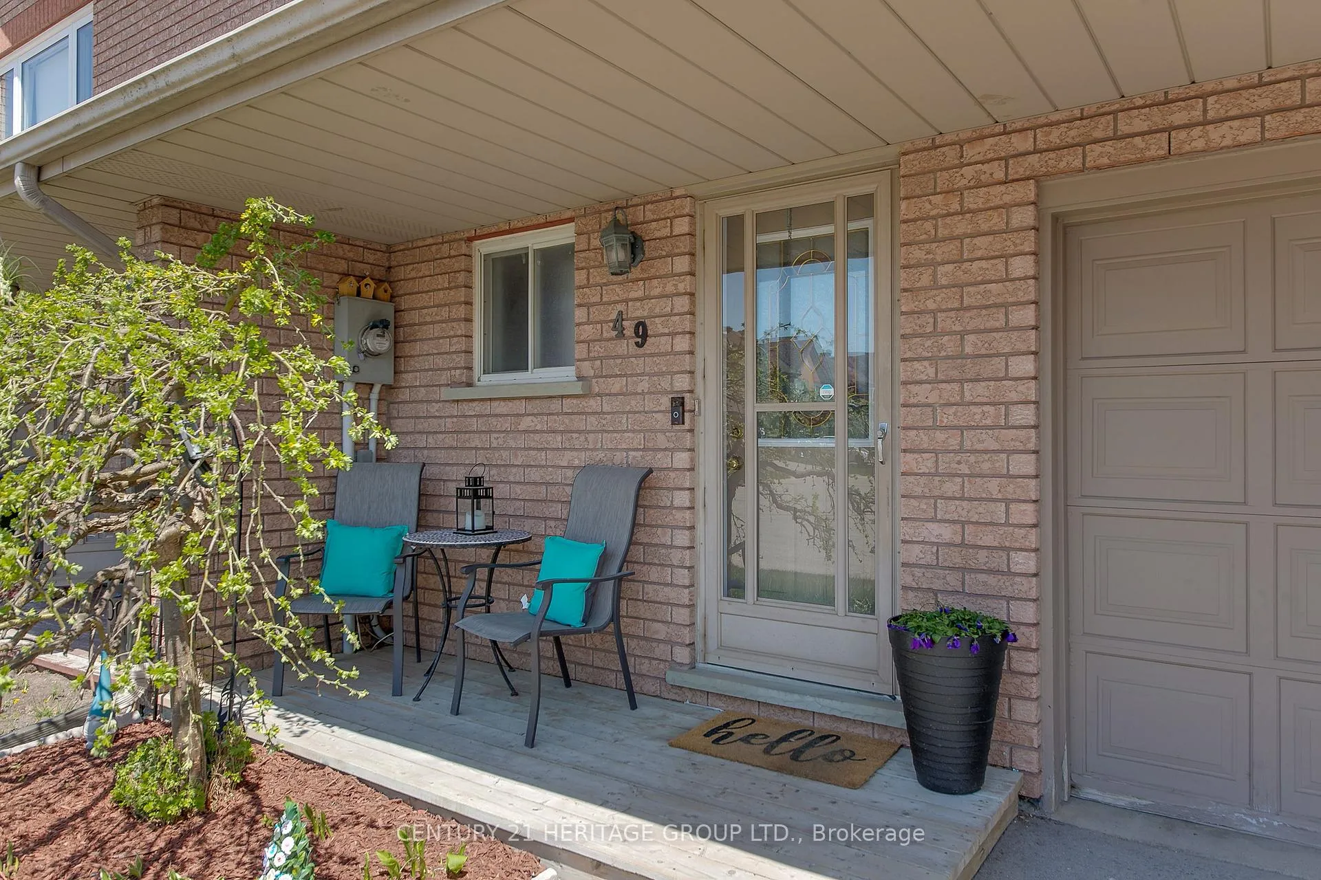 Front of Unit 6, 49 Riverley Lane E