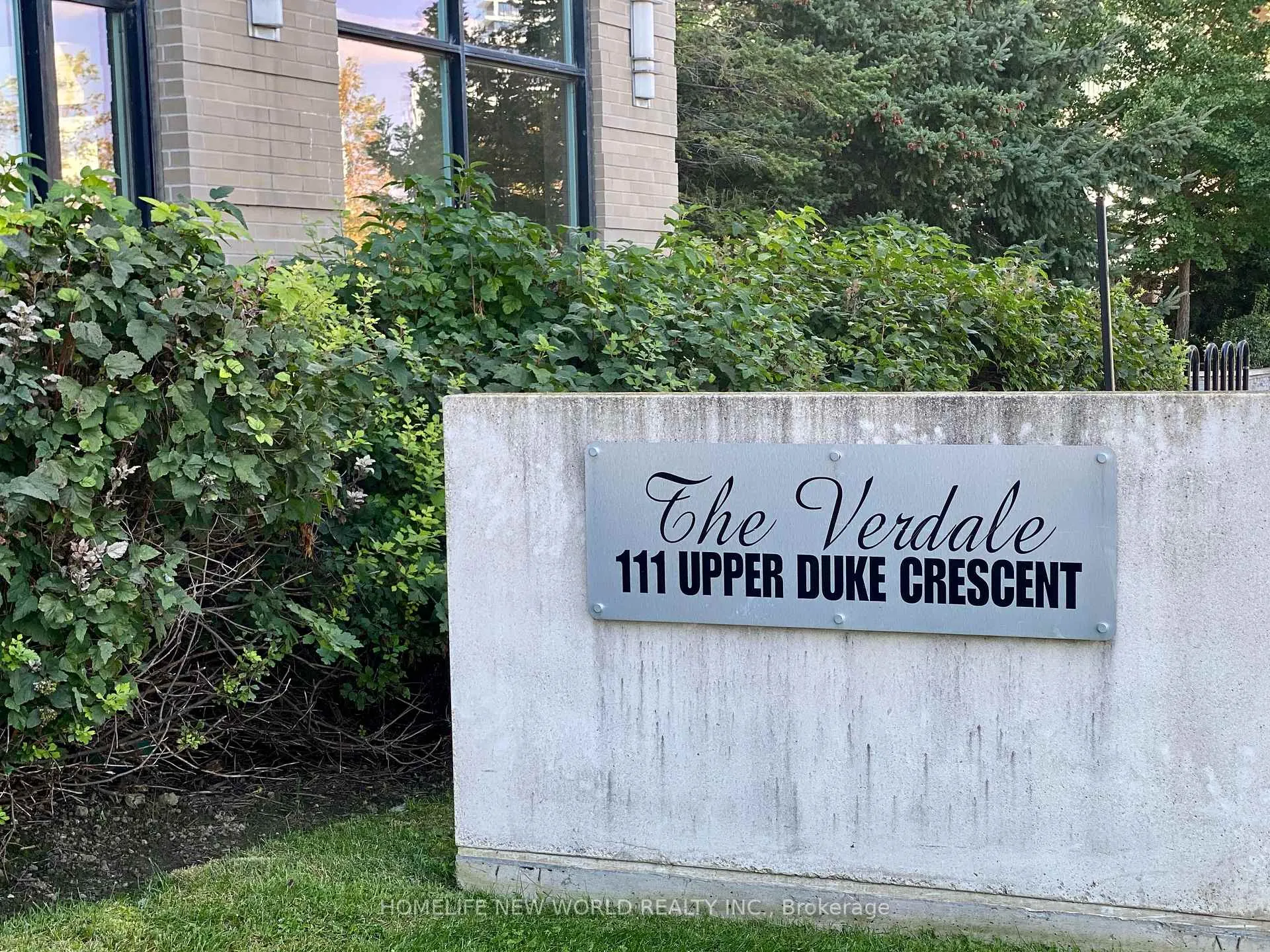 Front of Unit 901, 111 Upper Duke Crescent
