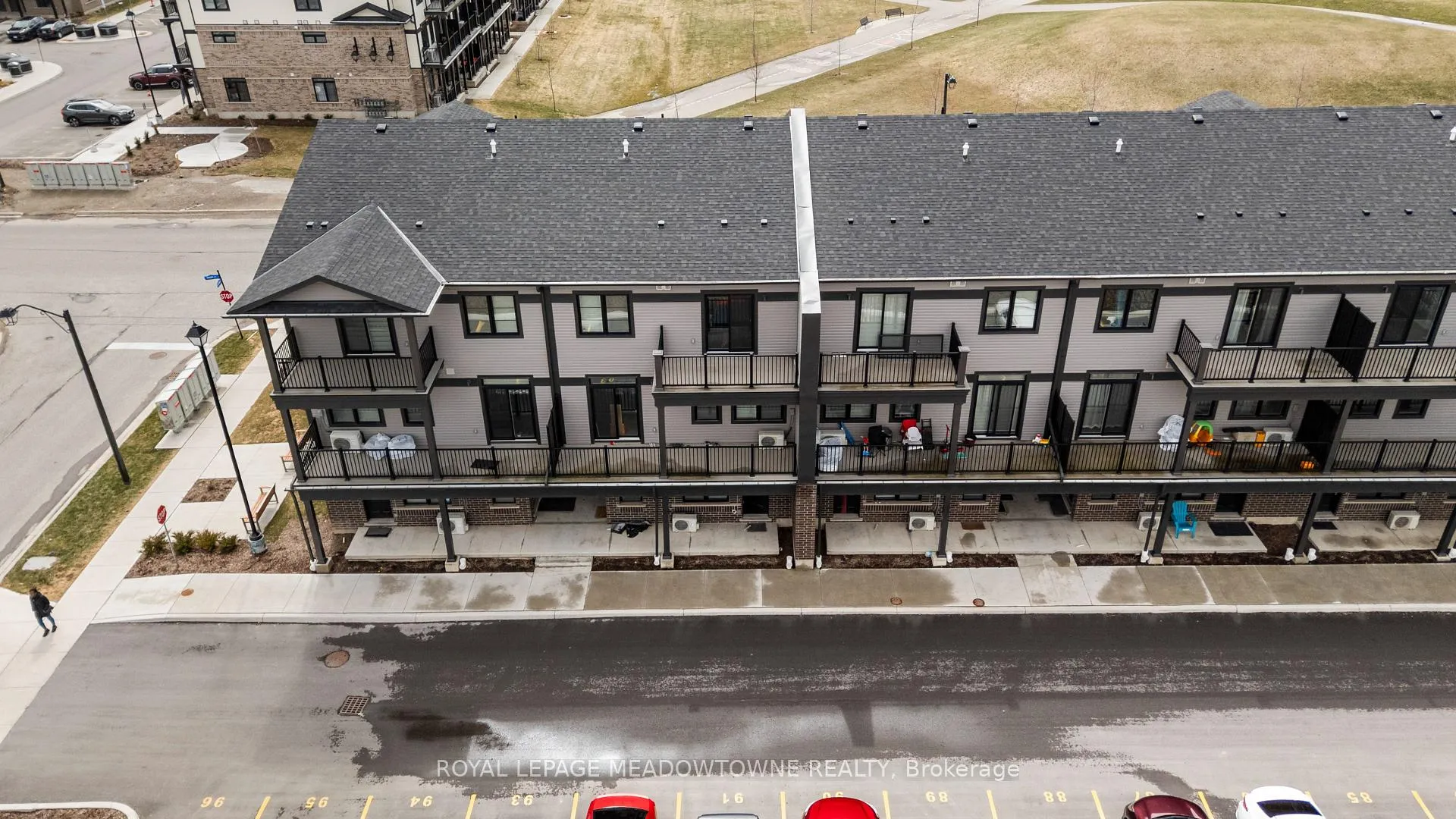 Photo 2 of Unit 6, 182 Oat Lane, Kitchener — HOMEH