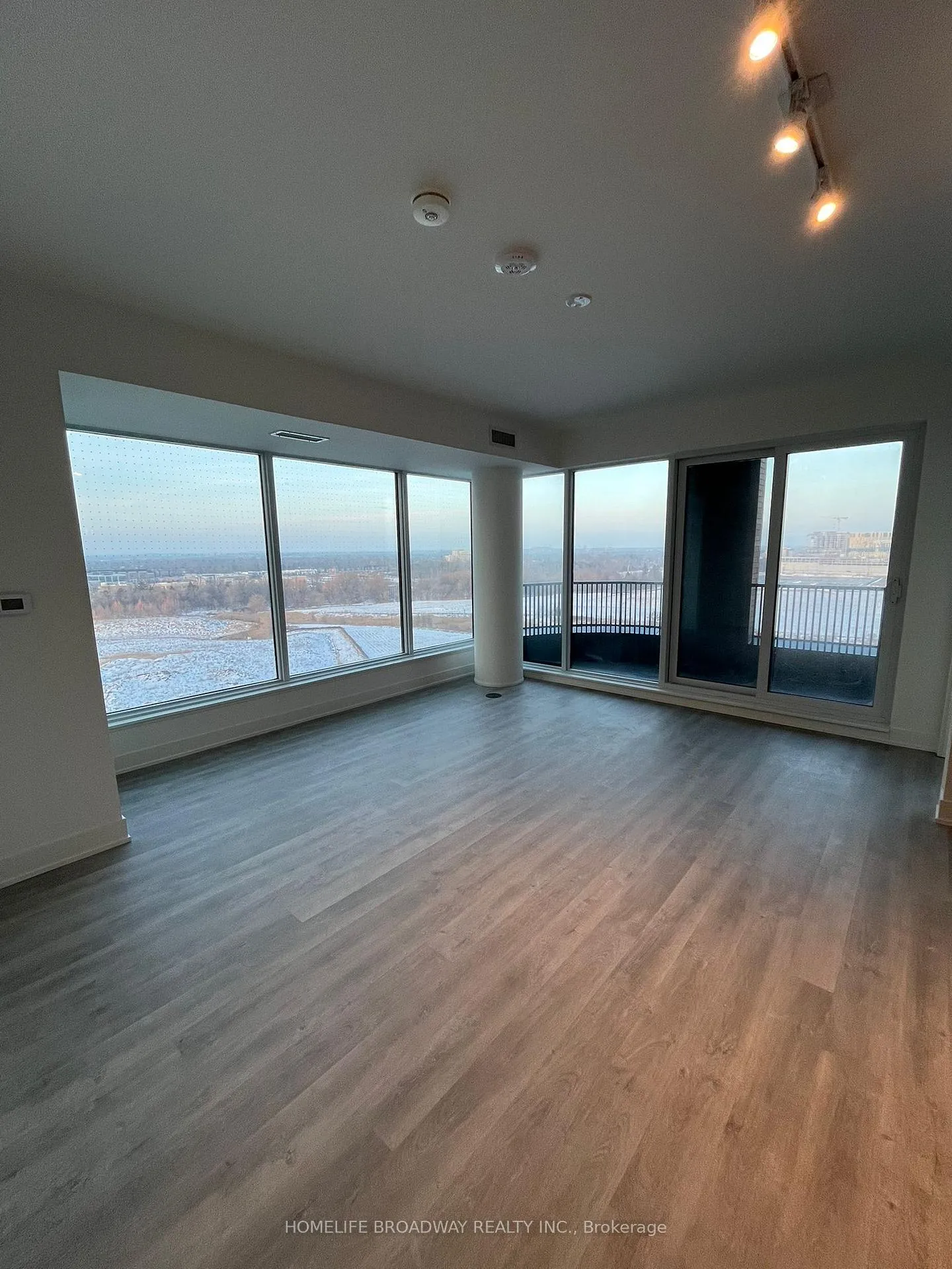 Photo 4 of Unit 1004, 38 Andre de Grasse Street, Markham, Unionville — HOMEH