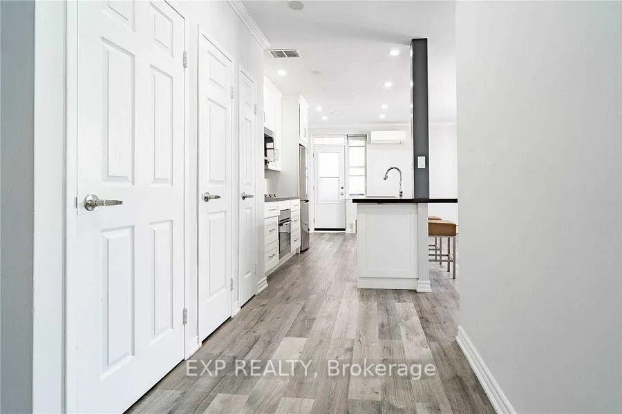 Photo 5 of Unit 704, 78 Warren Road, Toronto, Casa Loma — HOMEH