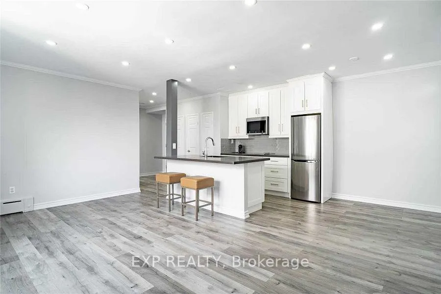 Photo 6 of Unit 704, 78 Warren Road, Toronto, Casa Loma — HOMEH