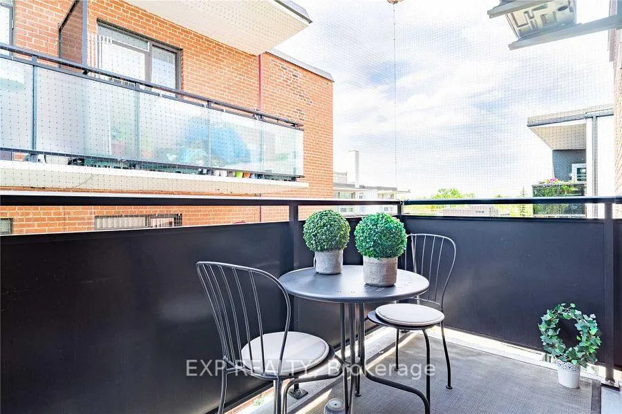 Photo 15 of Unit 704, 78 Warren Road, Toronto, Casa Loma — HOMEH