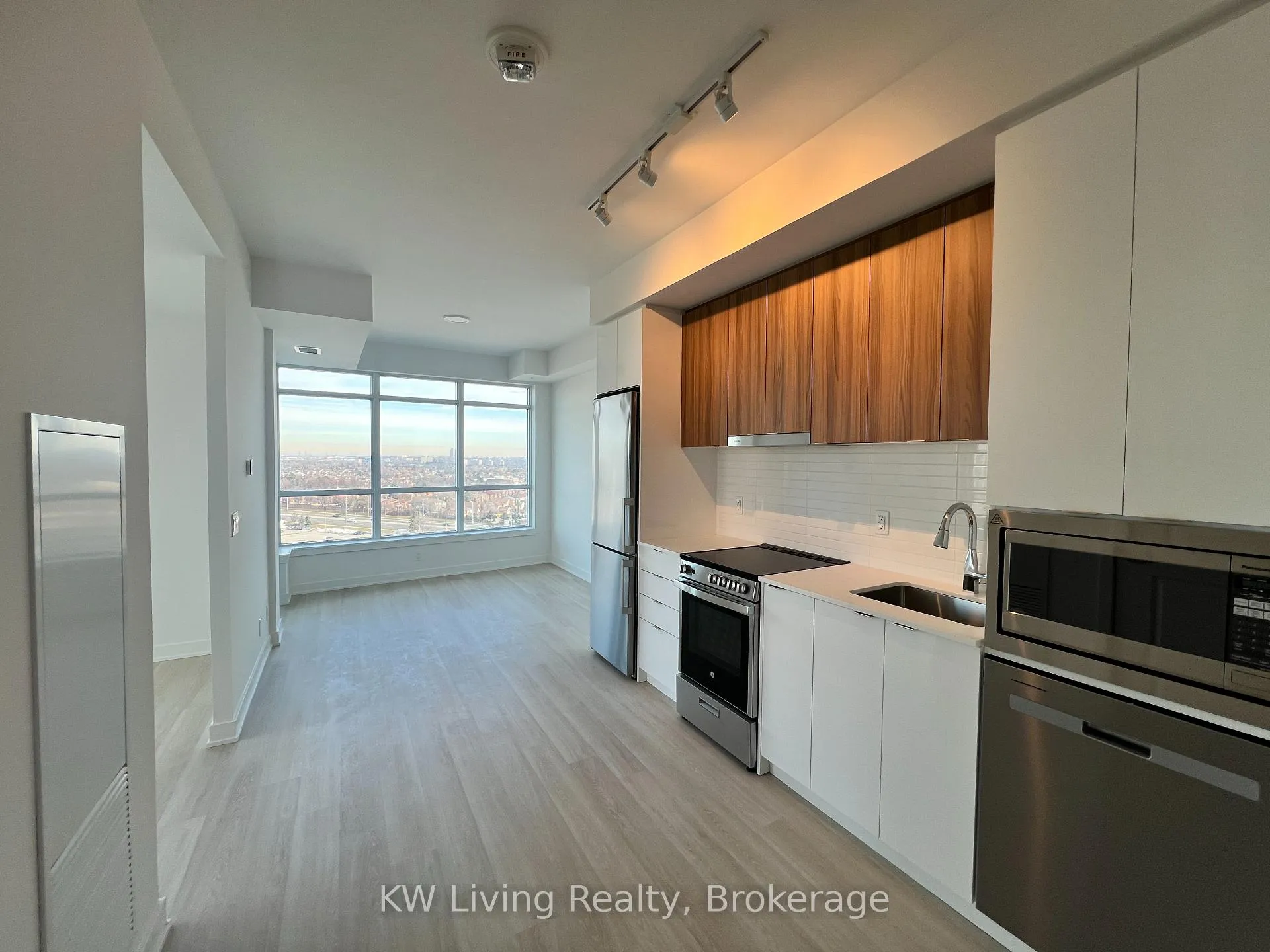 Photo 4 of Unit B1208, 50 Upper Mall Way, Vaughan, Brownridge — HOMEH