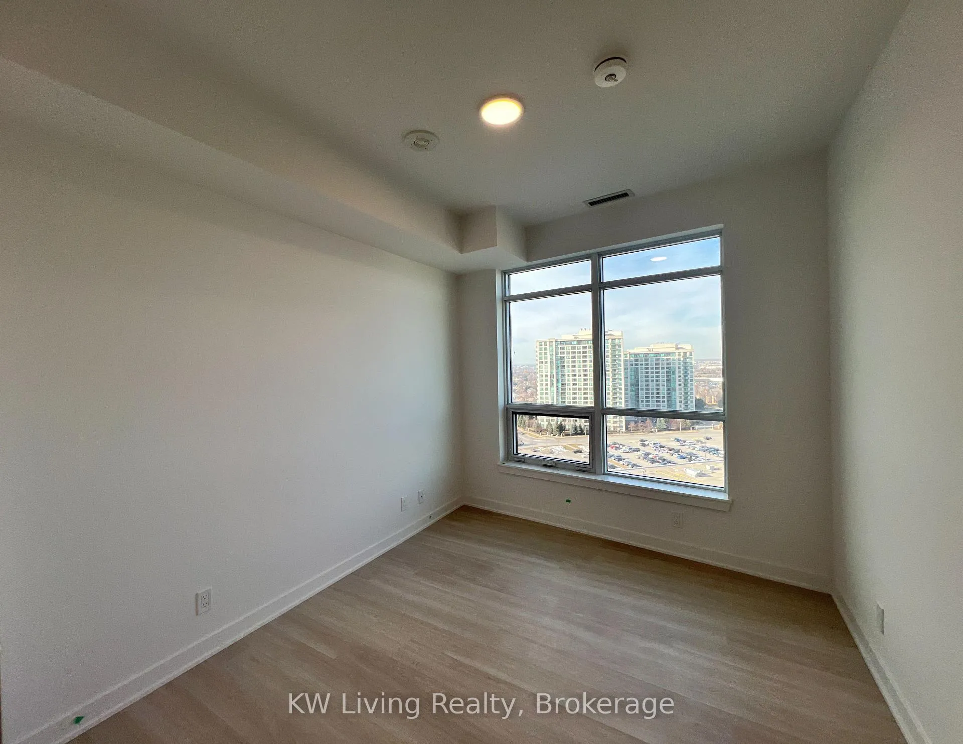 Photo 6 of Unit B1208, 50 Upper Mall Way, Vaughan, Brownridge — HOMEH
