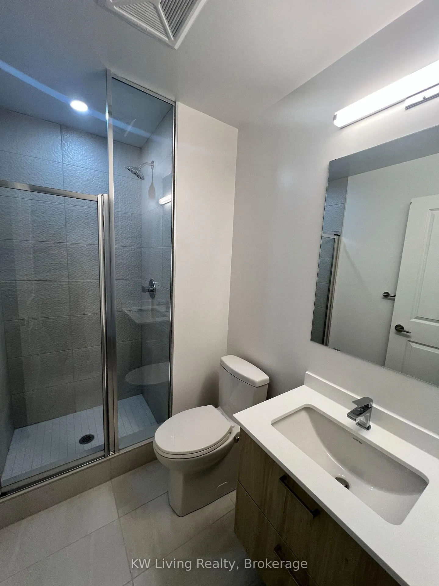 Photo 9 of Unit B1208, 50 Upper Mall Way, Vaughan, Brownridge — HOMEH