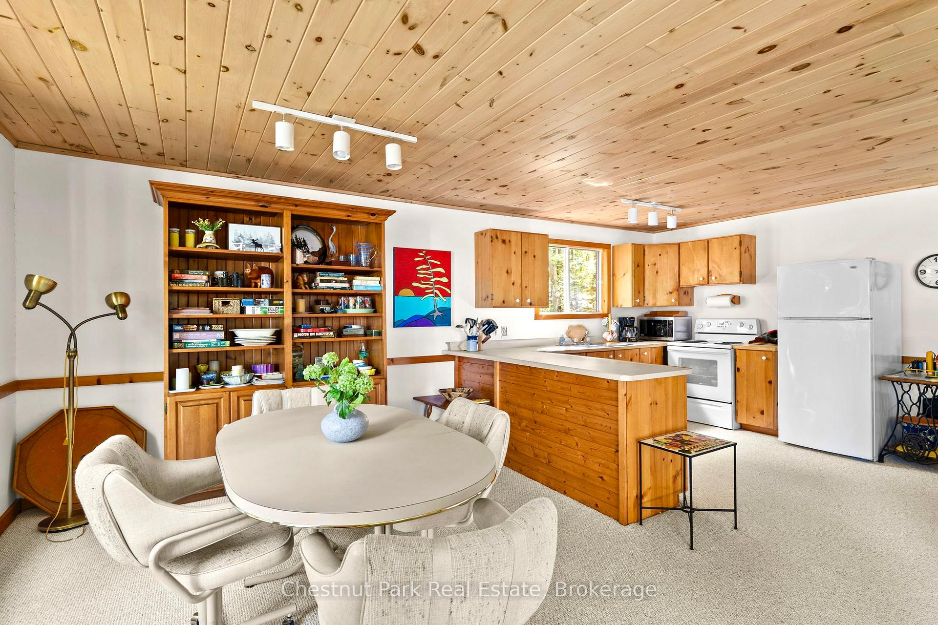 Photo 13 of 10 Taylor (26LM10) Island, Gravenhurst, Muskoka (S) — HOMEH