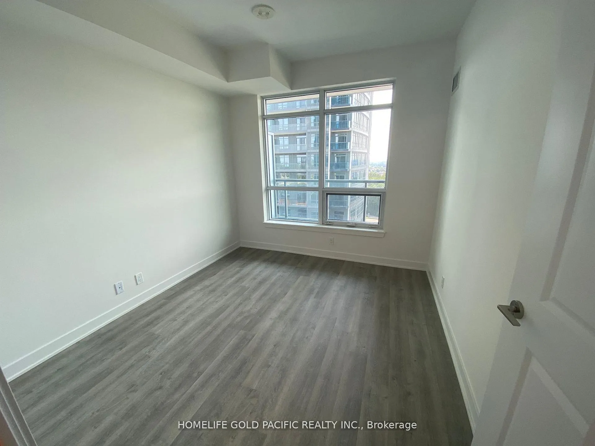 Photo 3 of Unit 1004, 50 Upper Mall Way, Vaughan, Brownridge — HOMEH