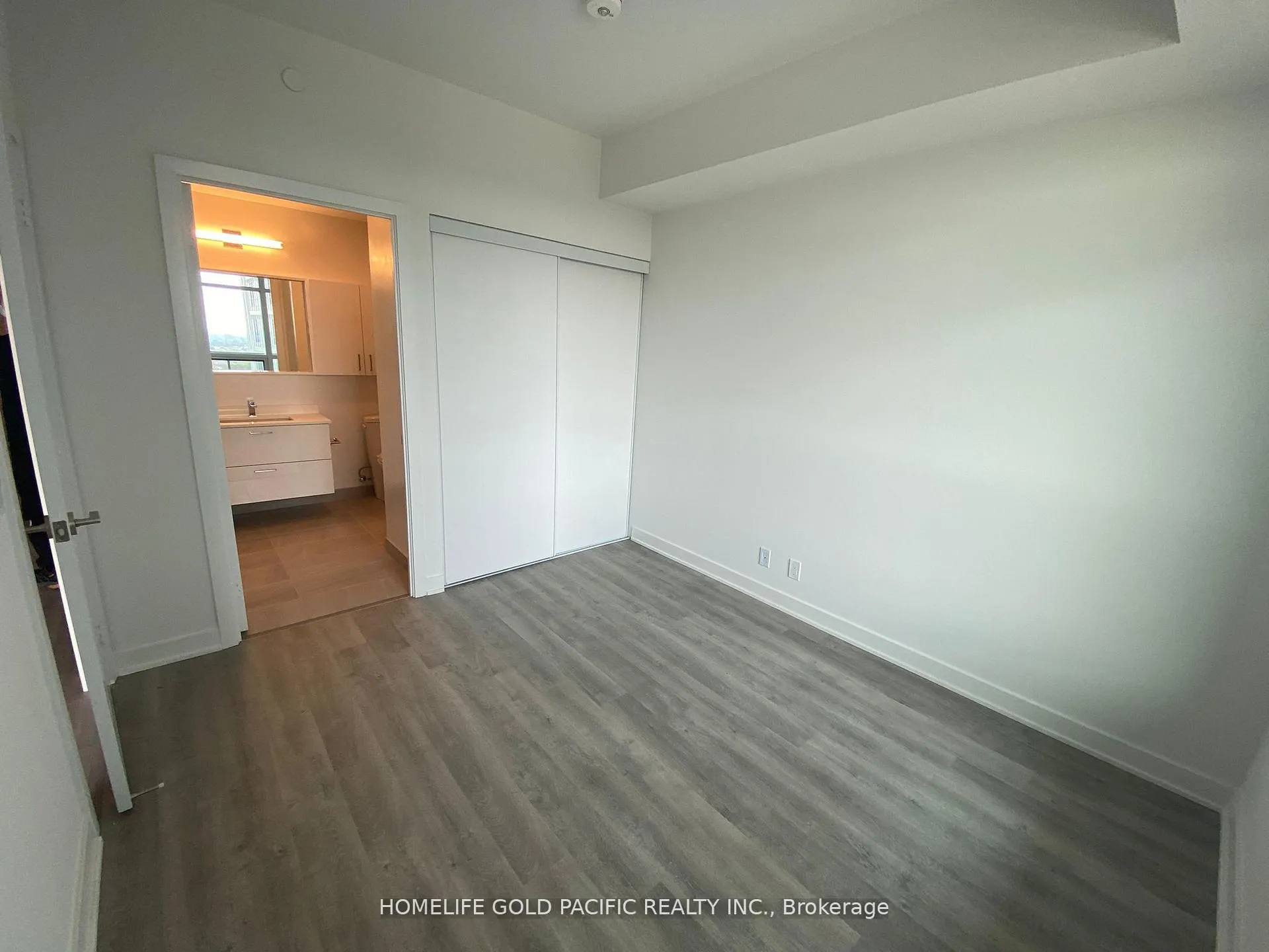 Photo 4 of Unit 1004, 50 Upper Mall Way, Vaughan, Brownridge — HOMEH