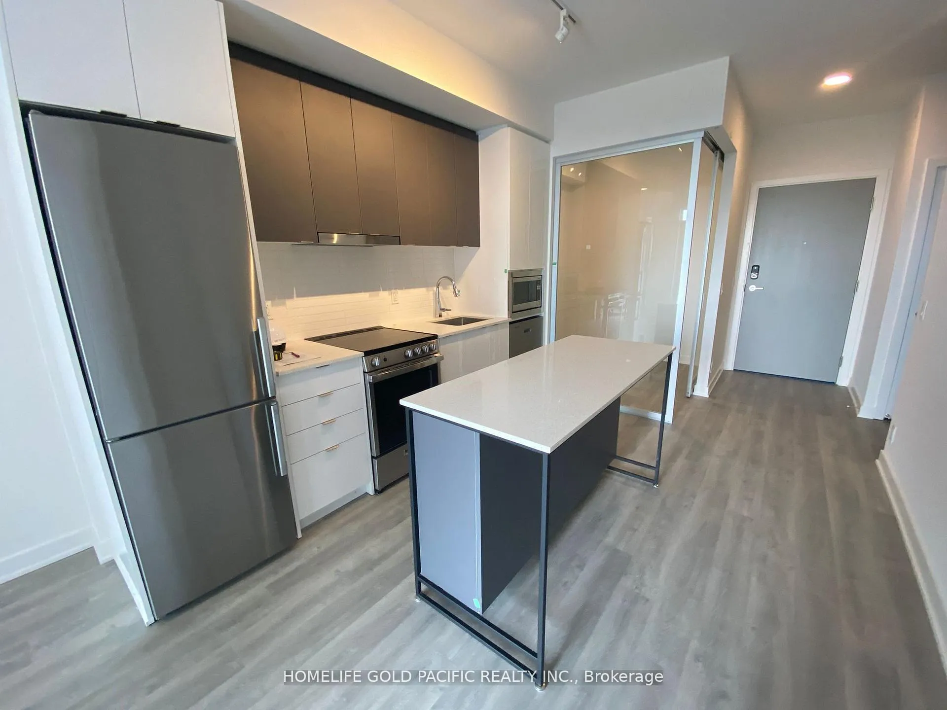 Photo 6 of Unit 1004, 50 Upper Mall Way, Vaughan, Brownridge — HOMEH