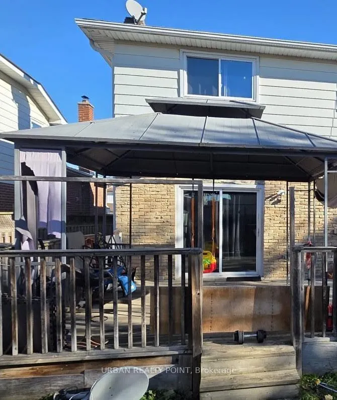 Photo 3 of 78 Ivybridge Drive W, Brampton, Madoc — HOMEH