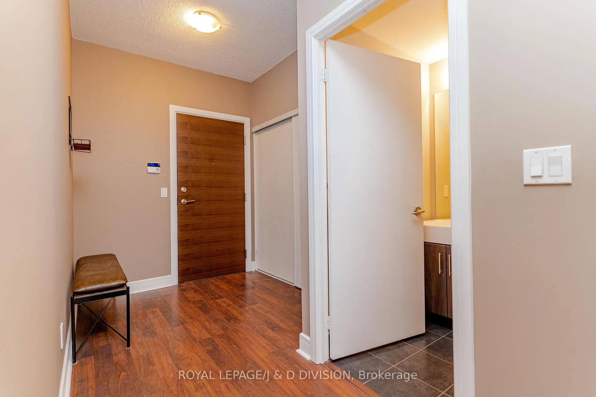 Photo 7 of Unit 824, 35 Brian Peck Crescent, Toronto, Thorncliffe Park — HOMEH