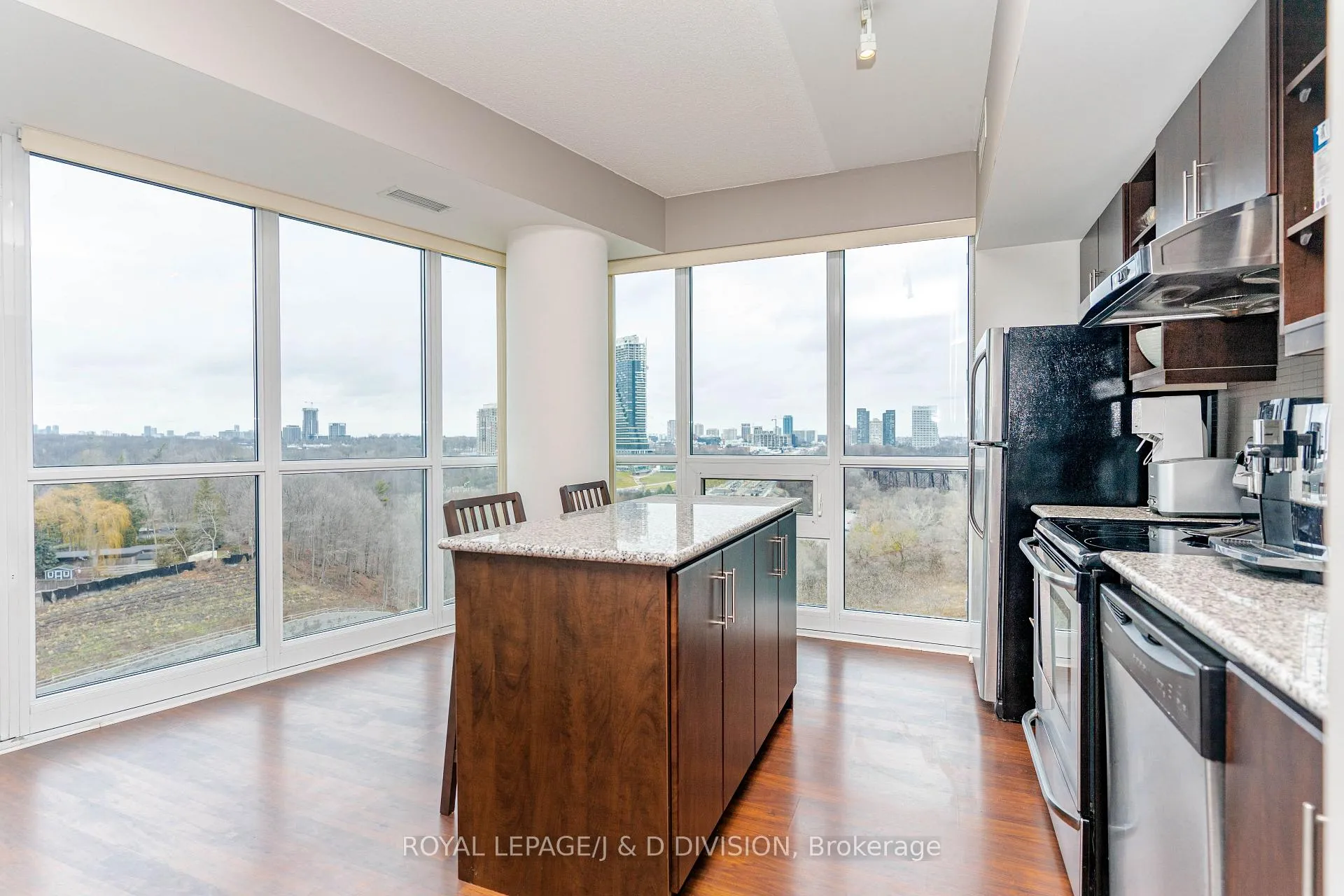 Photo 14 of Unit 824, 35 Brian Peck Crescent, Toronto, Thorncliffe Park — HOMEH