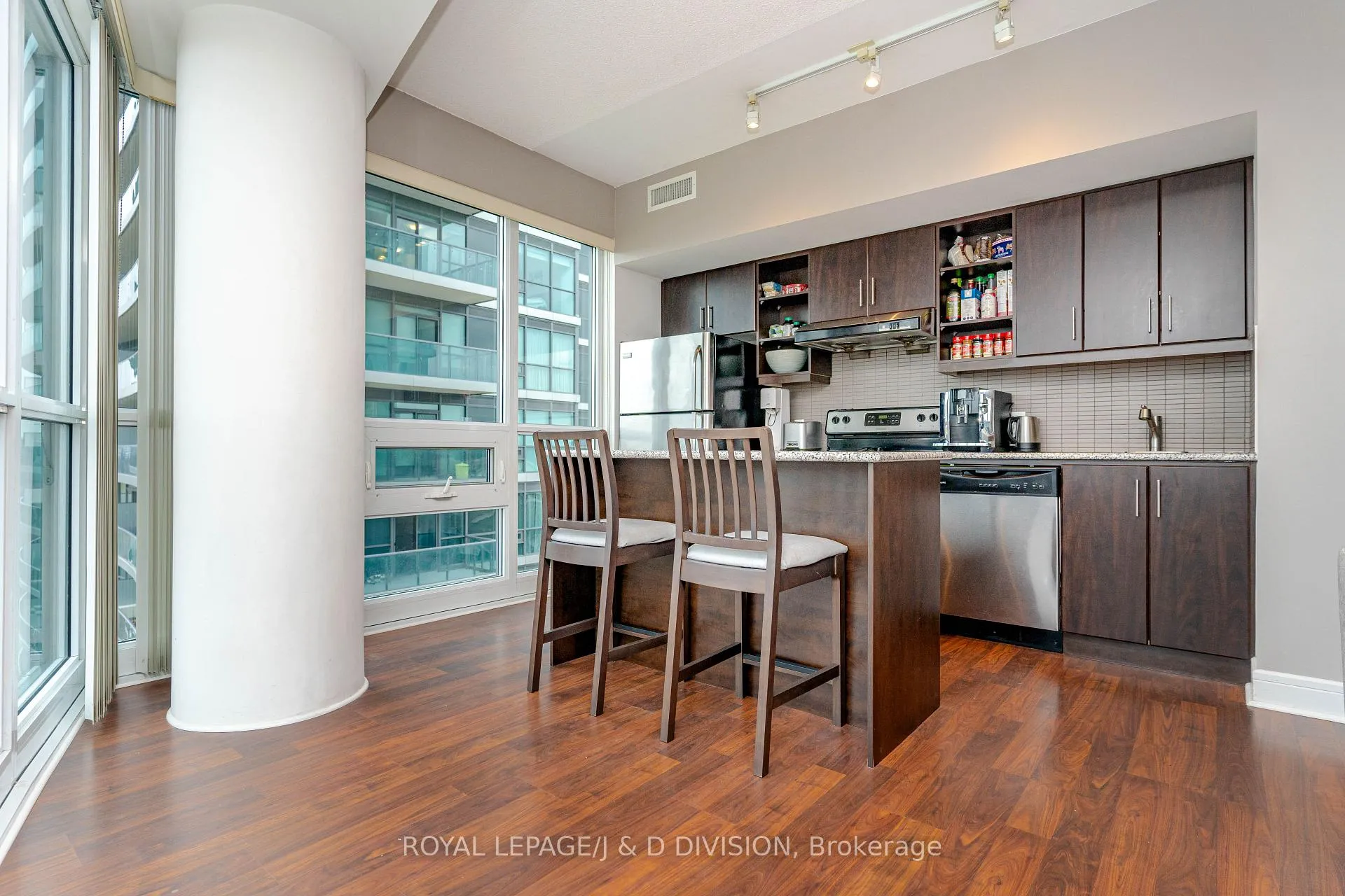 Photo 15 of Unit 824, 35 Brian Peck Crescent, Toronto, Thorncliffe Park — HOMEH