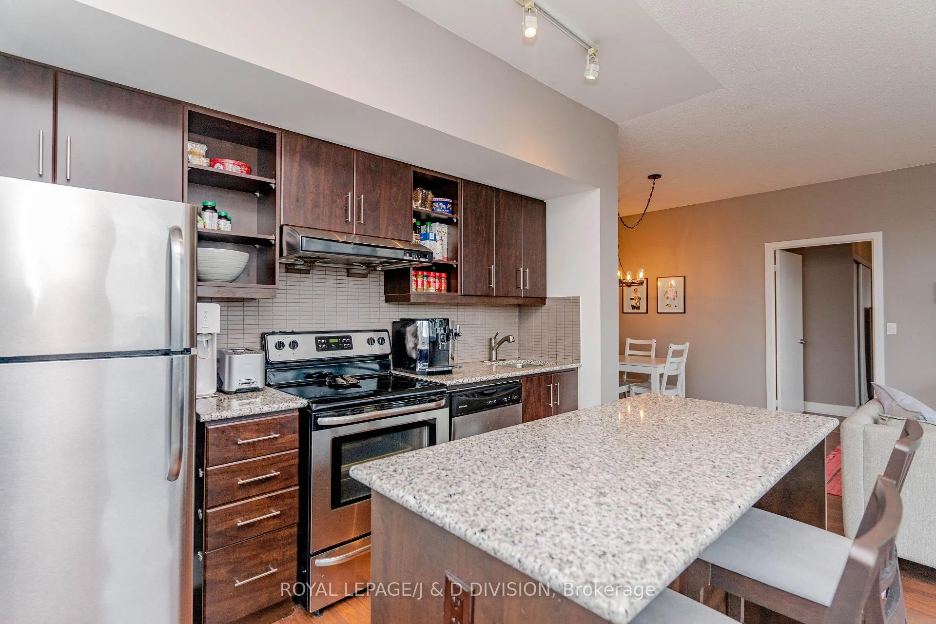 Photo 17 of Unit 824, 35 Brian Peck Crescent, Toronto, Thorncliffe Park — HOMEH