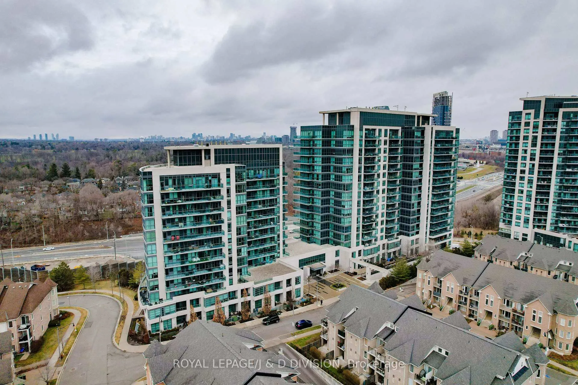 Photo 32 of Unit 824, 35 Brian Peck Crescent, Toronto, Thorncliffe Park — HOMEH