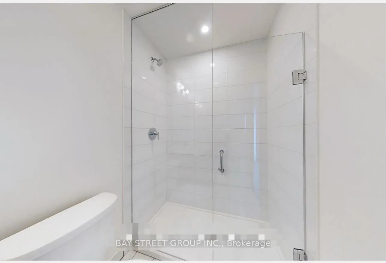 Photo 11 of Unit 222, 2 David Eyer Road, Richmond Hill, Rural Richmond Hill — HOMEH