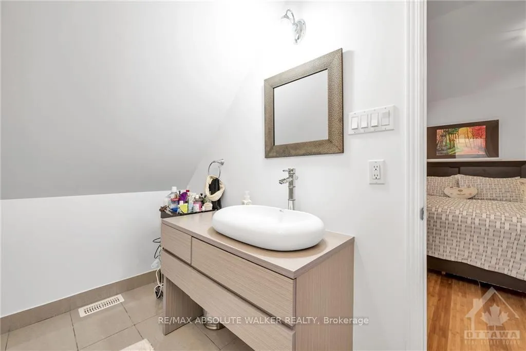 Photo 8 of 3445 Baskins Beach Road, Ottawa, Dunrobin Shores — HOMEH