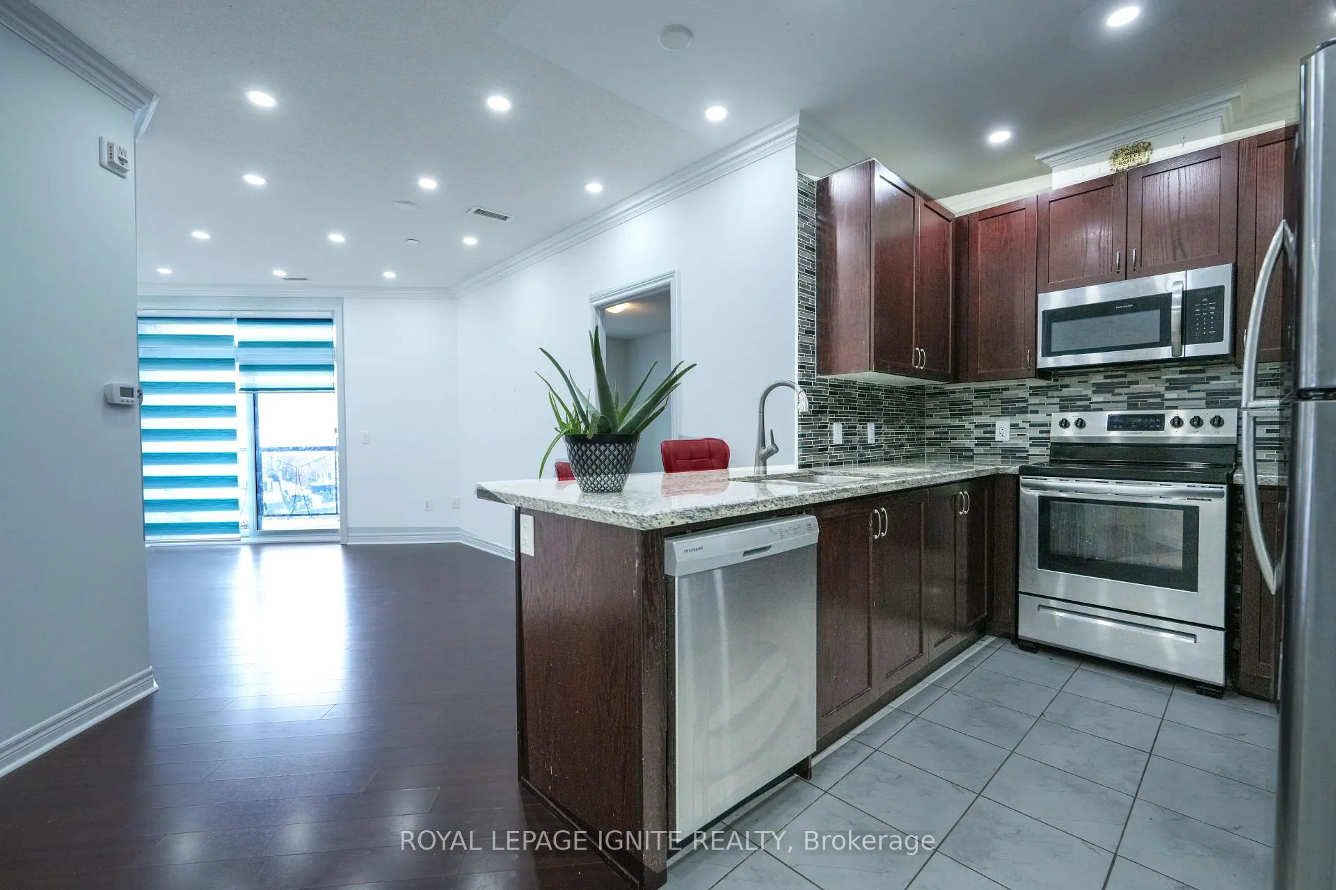 Photo 8 of Unit 409, 39 New Delhi Drive, Markham, Cedarwood — HOMEH