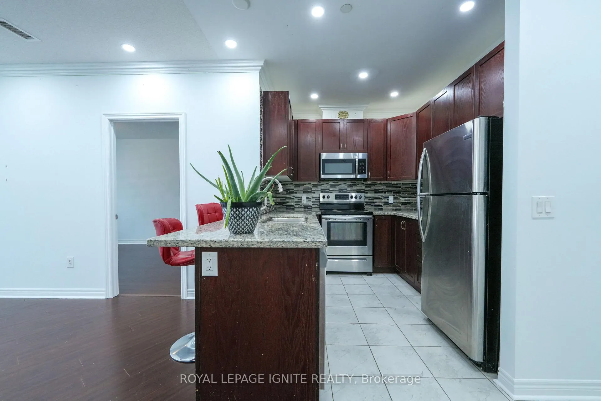 Photo 11 of Unit 409, 39 New Delhi Drive, Markham, Cedarwood — HOMEH