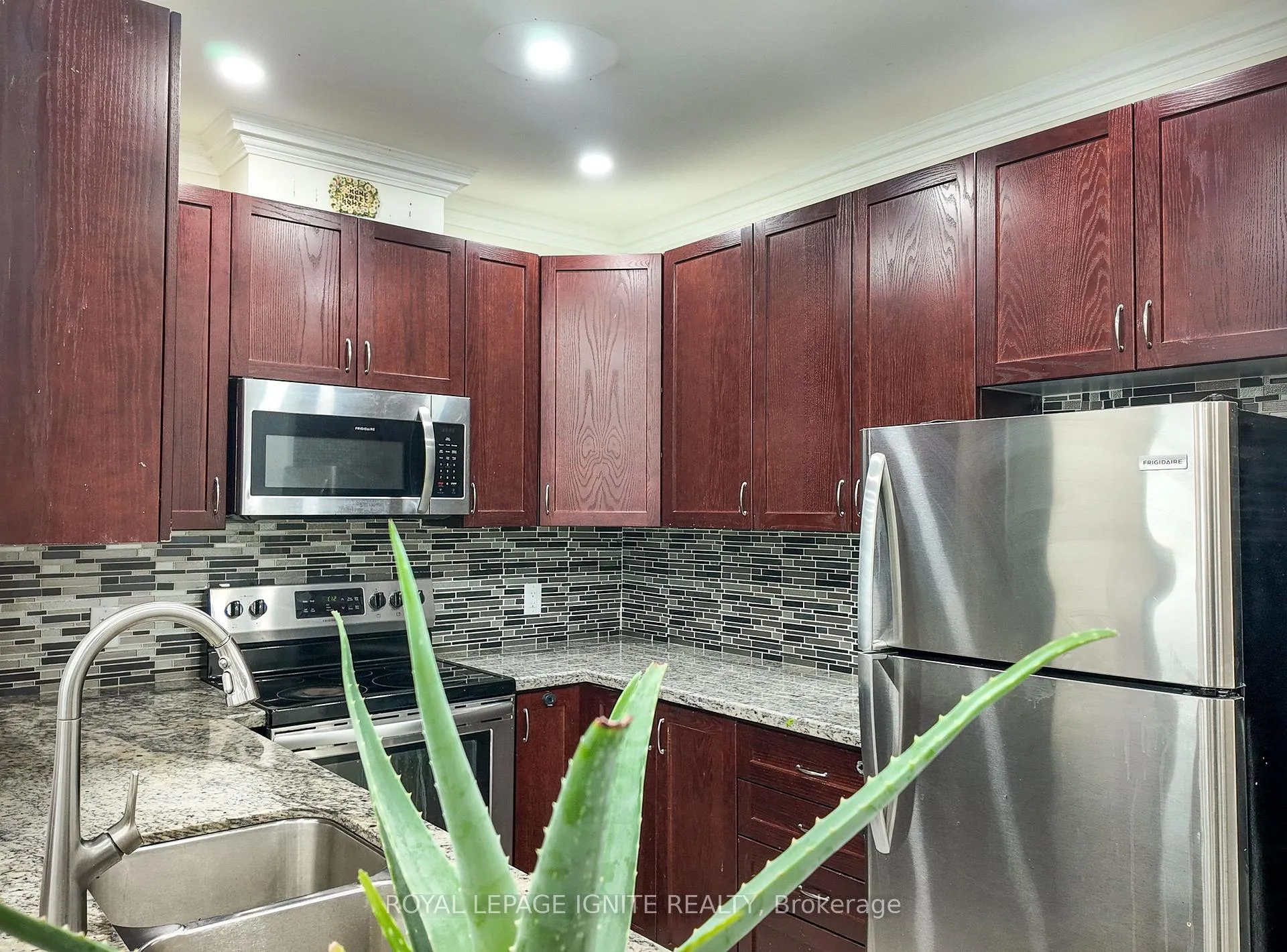 Photo 12 of Unit 409, 39 New Delhi Drive, Markham, Cedarwood — HOMEH