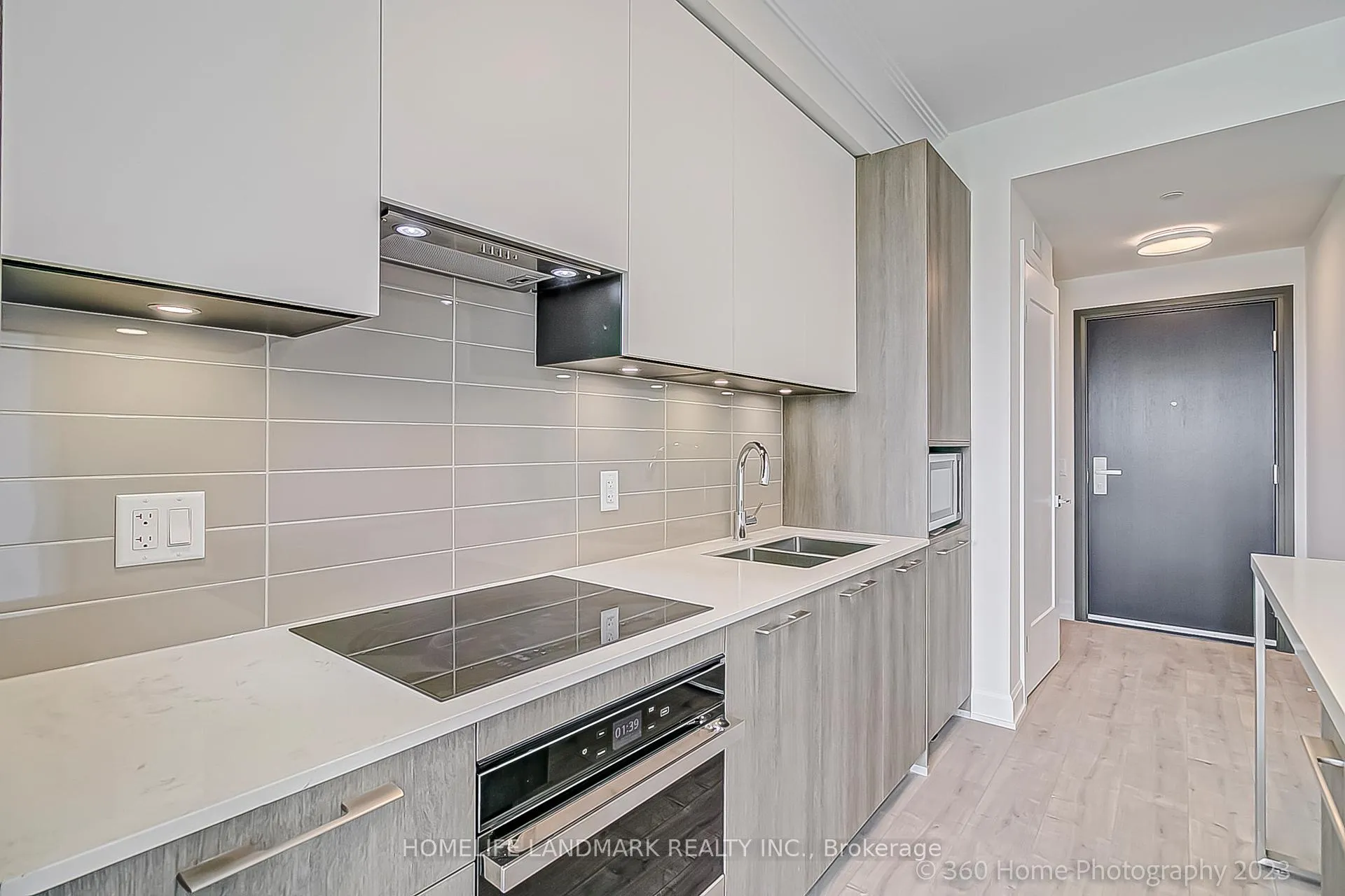 Photo 6 of Unit 1103, 8 Water Walk Drive, Markham, Unionville — HOMEH