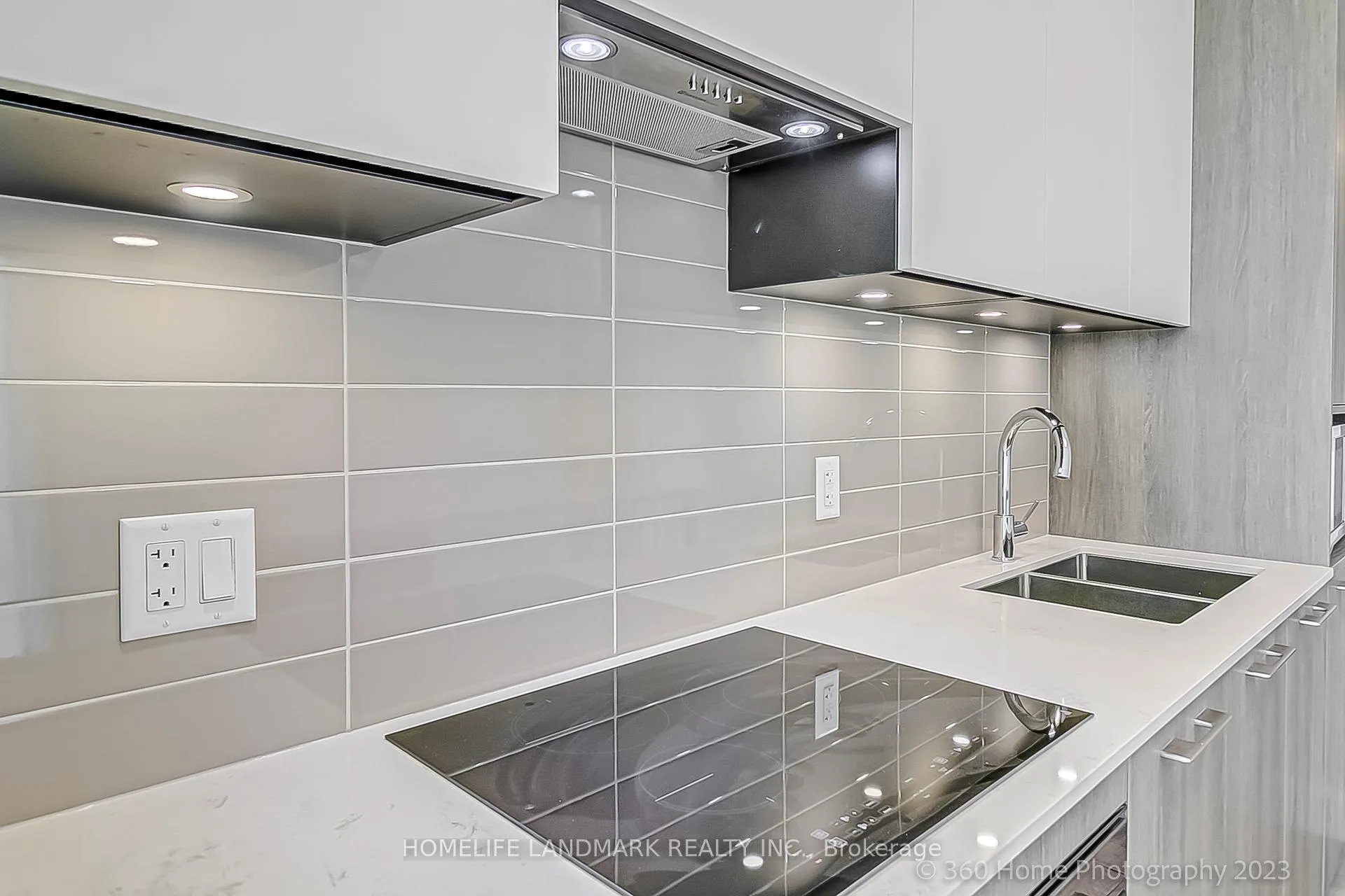Photo 8 of Unit 1103, 8 Water Walk Drive, Markham, Unionville — HOMEH