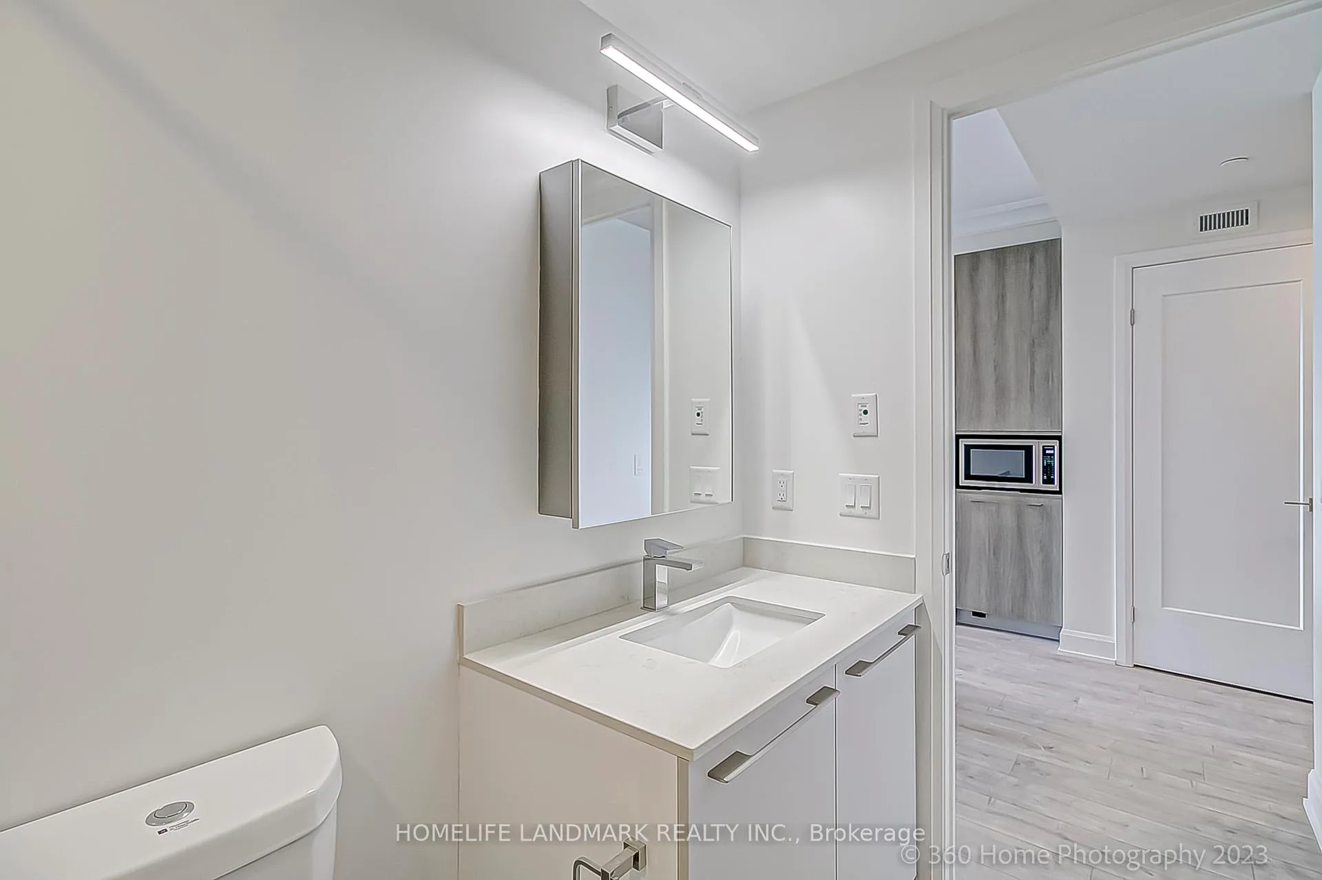 Photo 14 of Unit 1103, 8 Water Walk Drive, Markham, Unionville — HOMEH