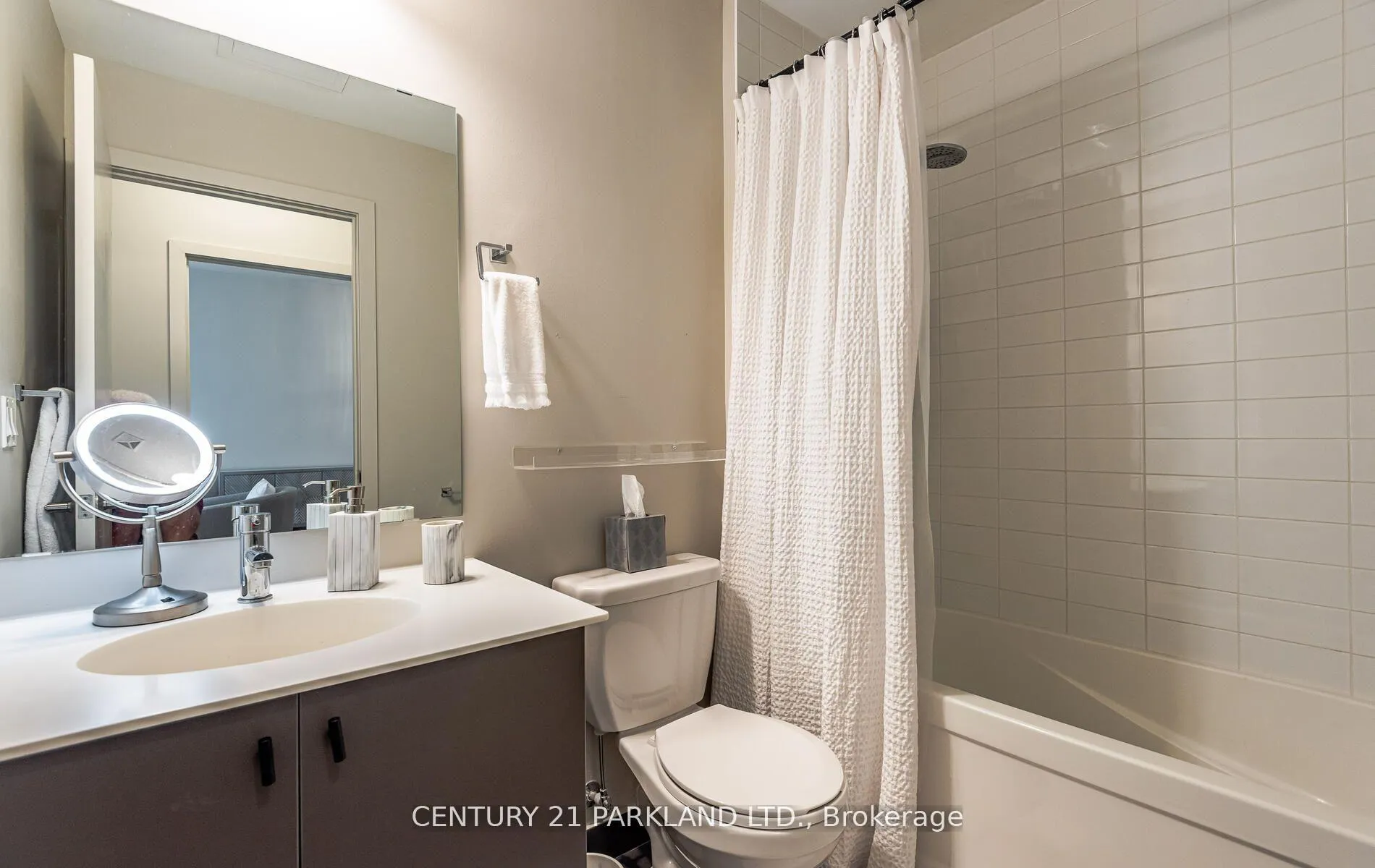 Photo 21 of Unit 438, 555 William Graham Drive W, Aurora, Rural Aurora — HOMEH