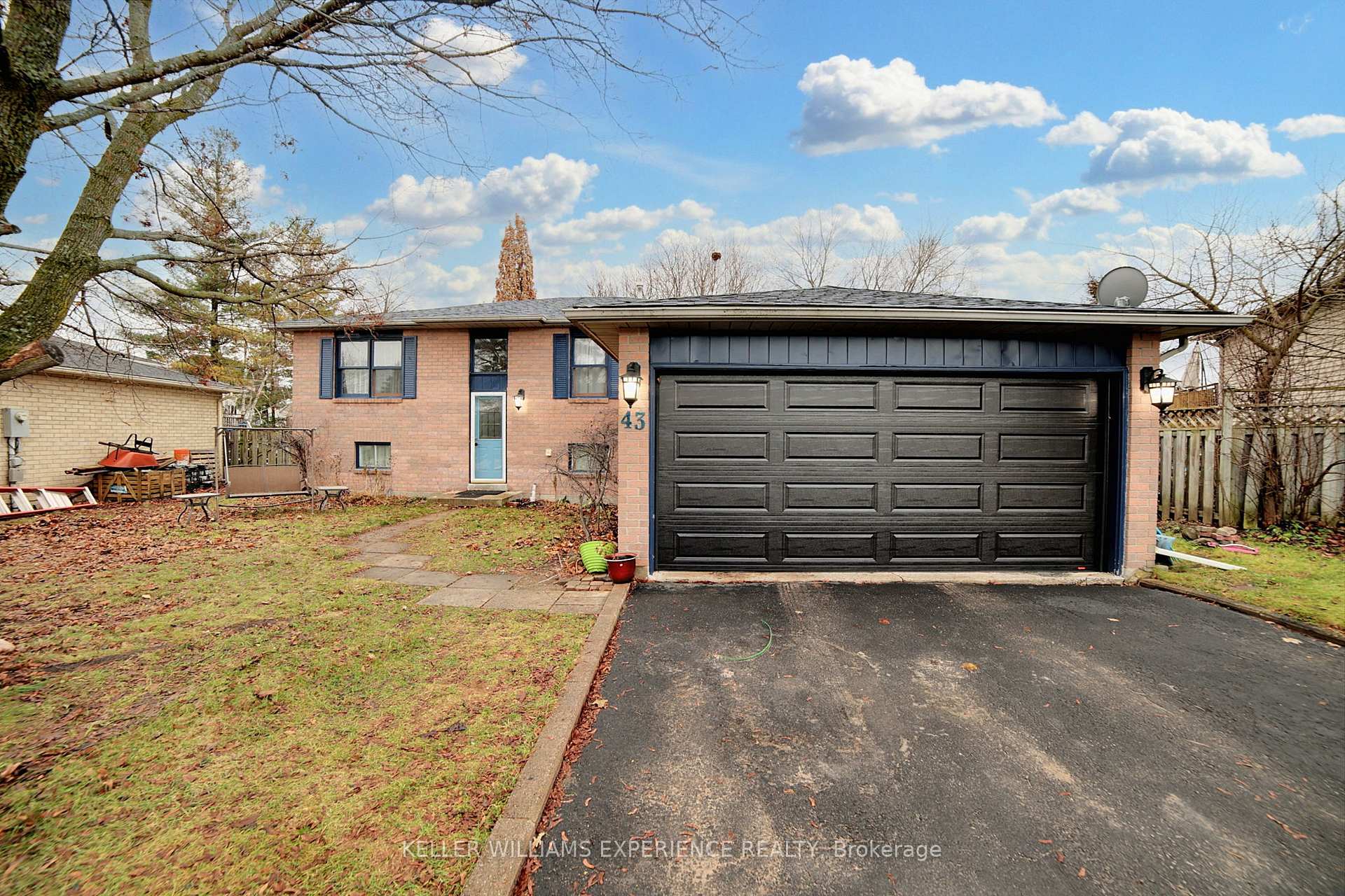 Photo 3 of 43 Mccarthy Crescent, Essa, Angus — HOMEH