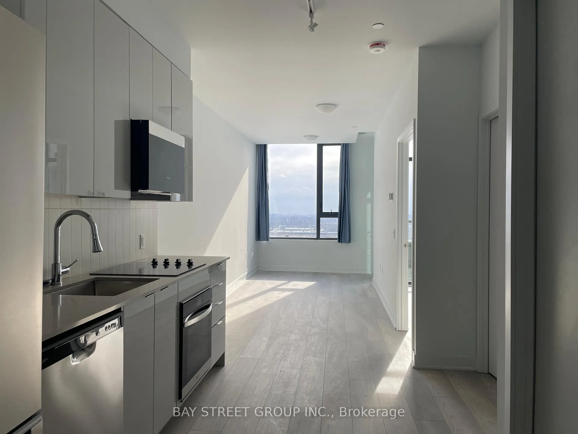 Photo 1 of Unit 3203, 2920 Highway 7, Vaughan, Concord — HOMEH