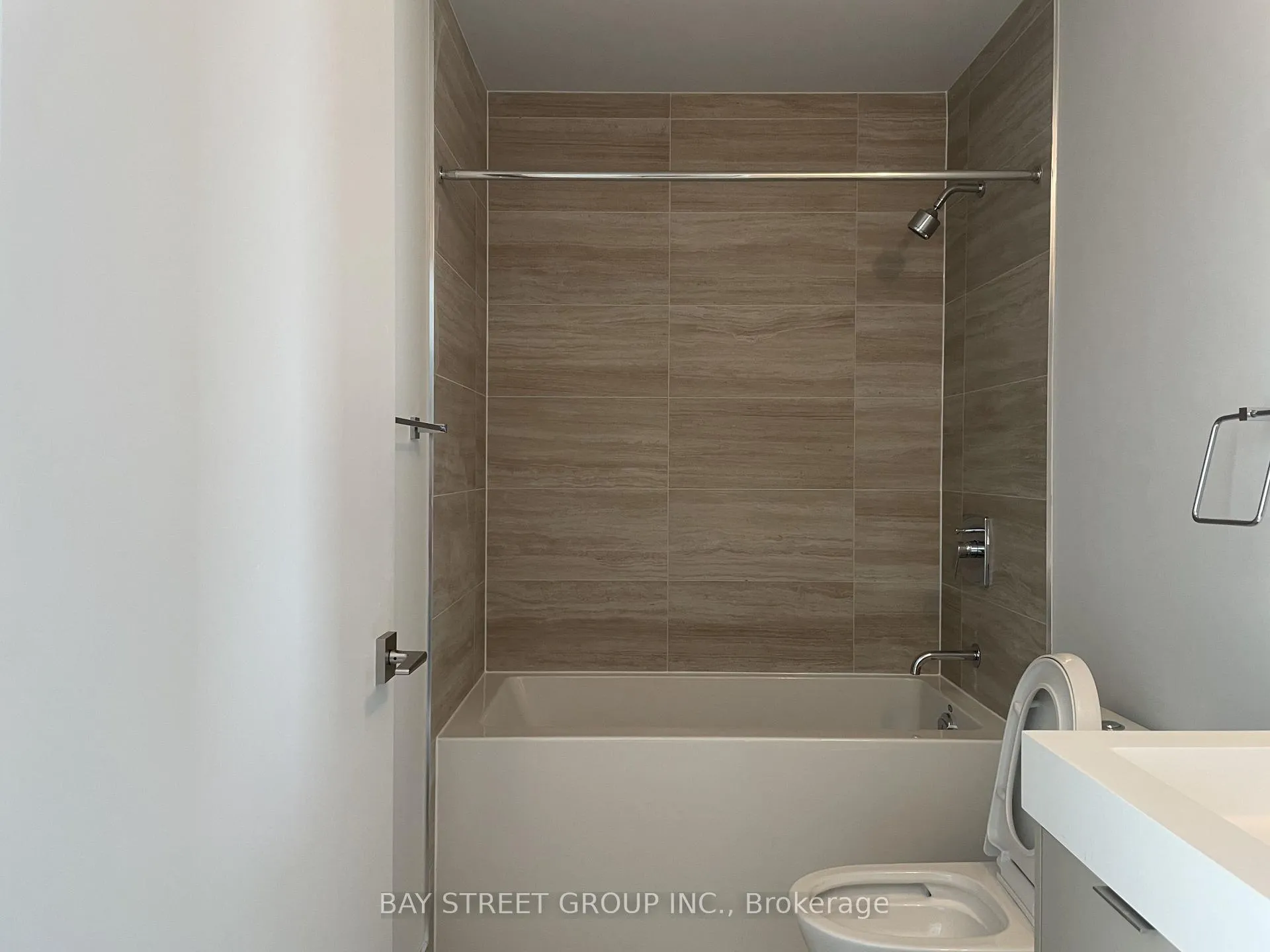 Photo 8 of Unit 3203, 2920 Highway 7, Vaughan, Concord — HOMEH