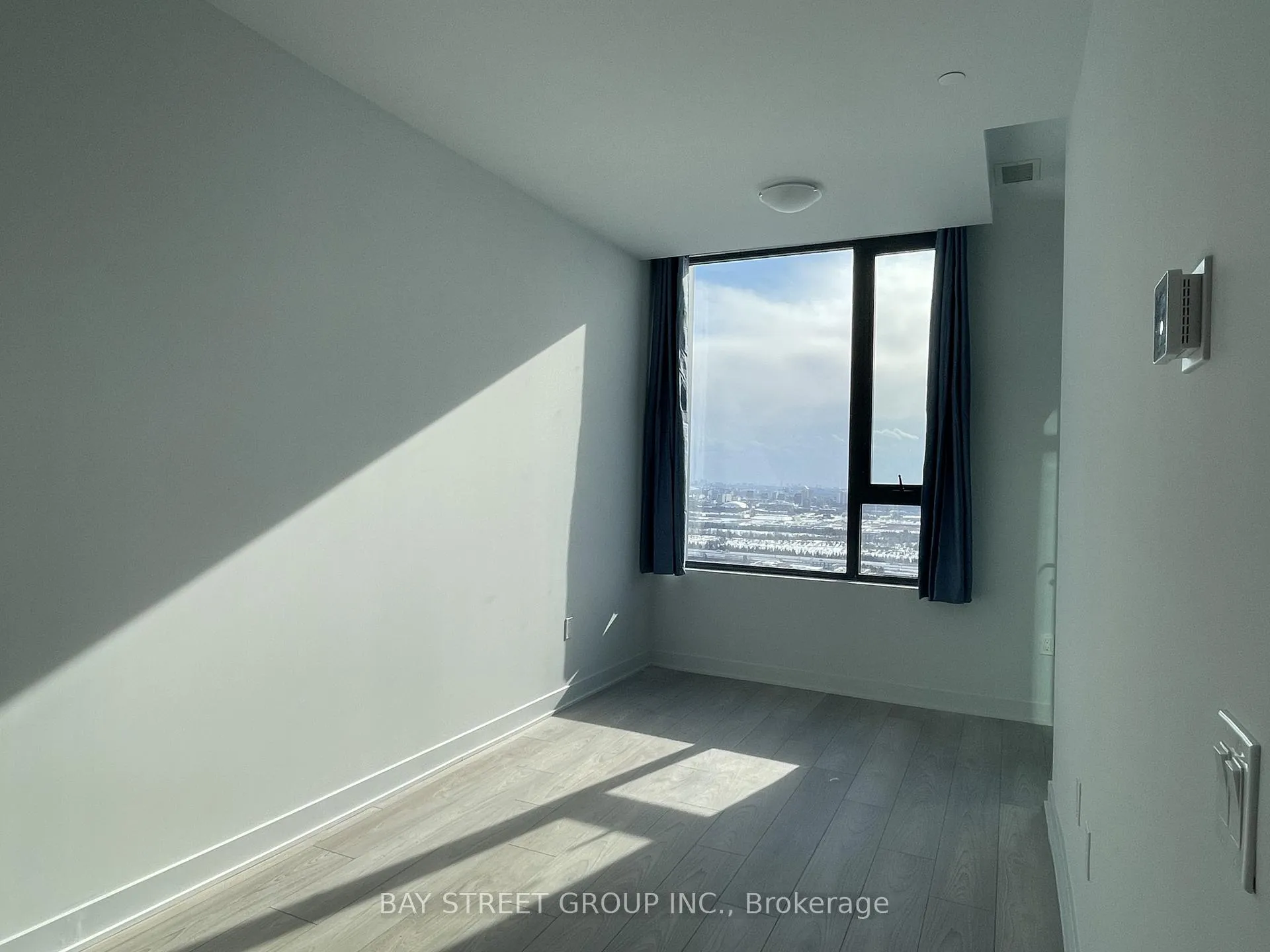 Photo 11 of Unit 3203, 2920 Highway 7, Vaughan, Concord — HOMEH
