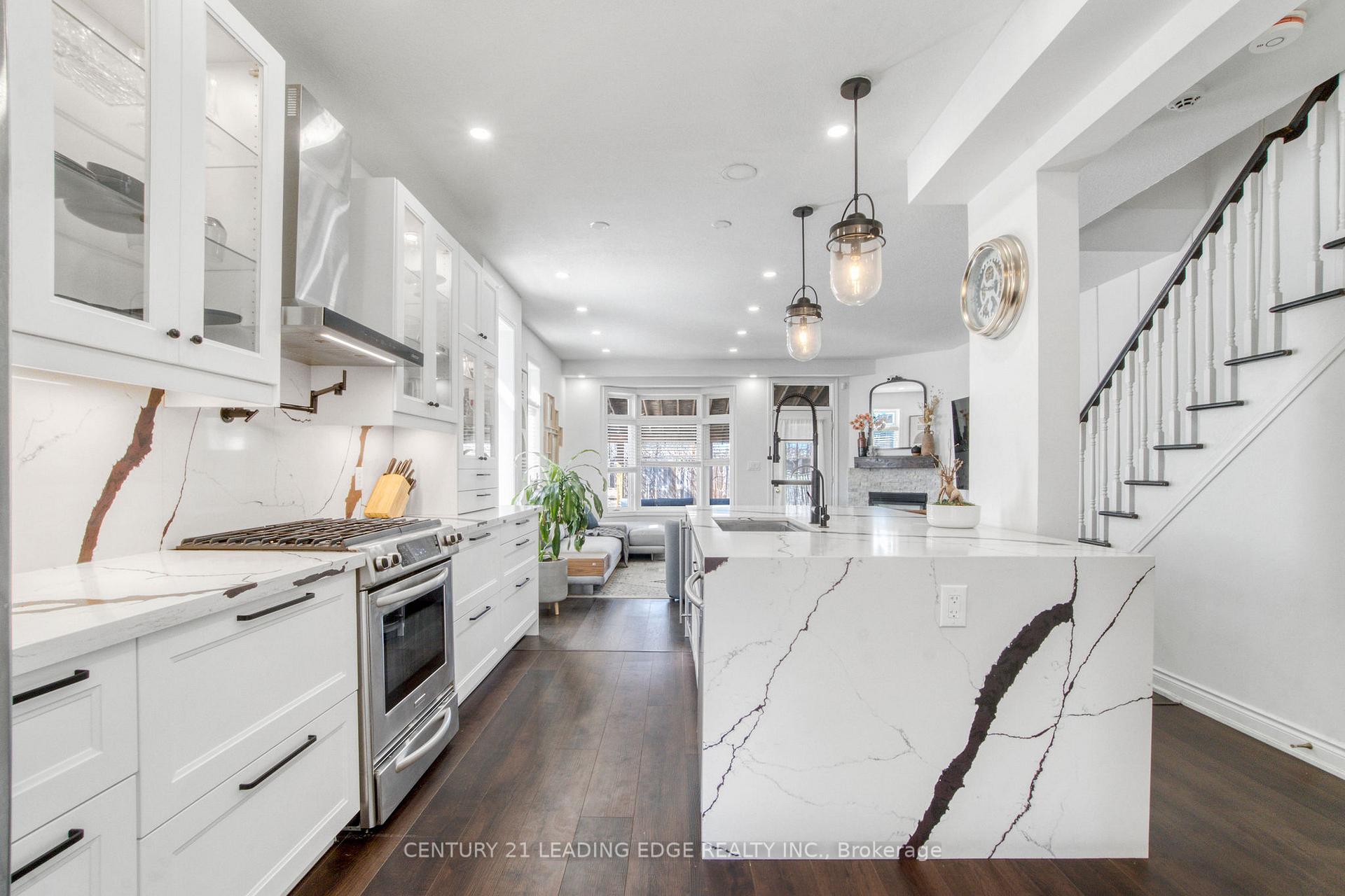 Photo 2 of 1417 Treeland Street, Burlington, Freeman — HOMEH
