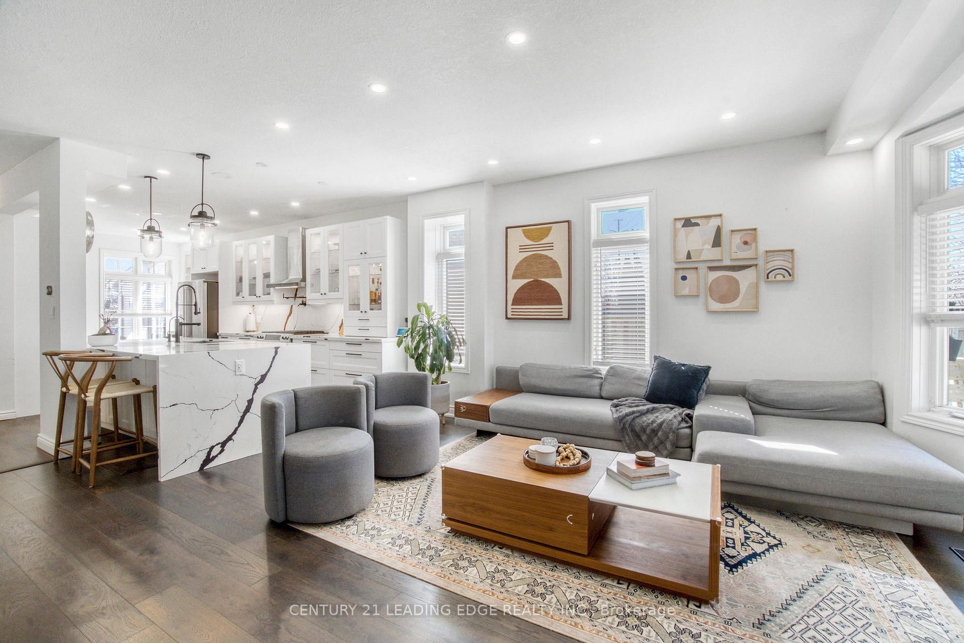 Photo 3 of 1417 Treeland Street, Burlington, Freeman — HOMEH