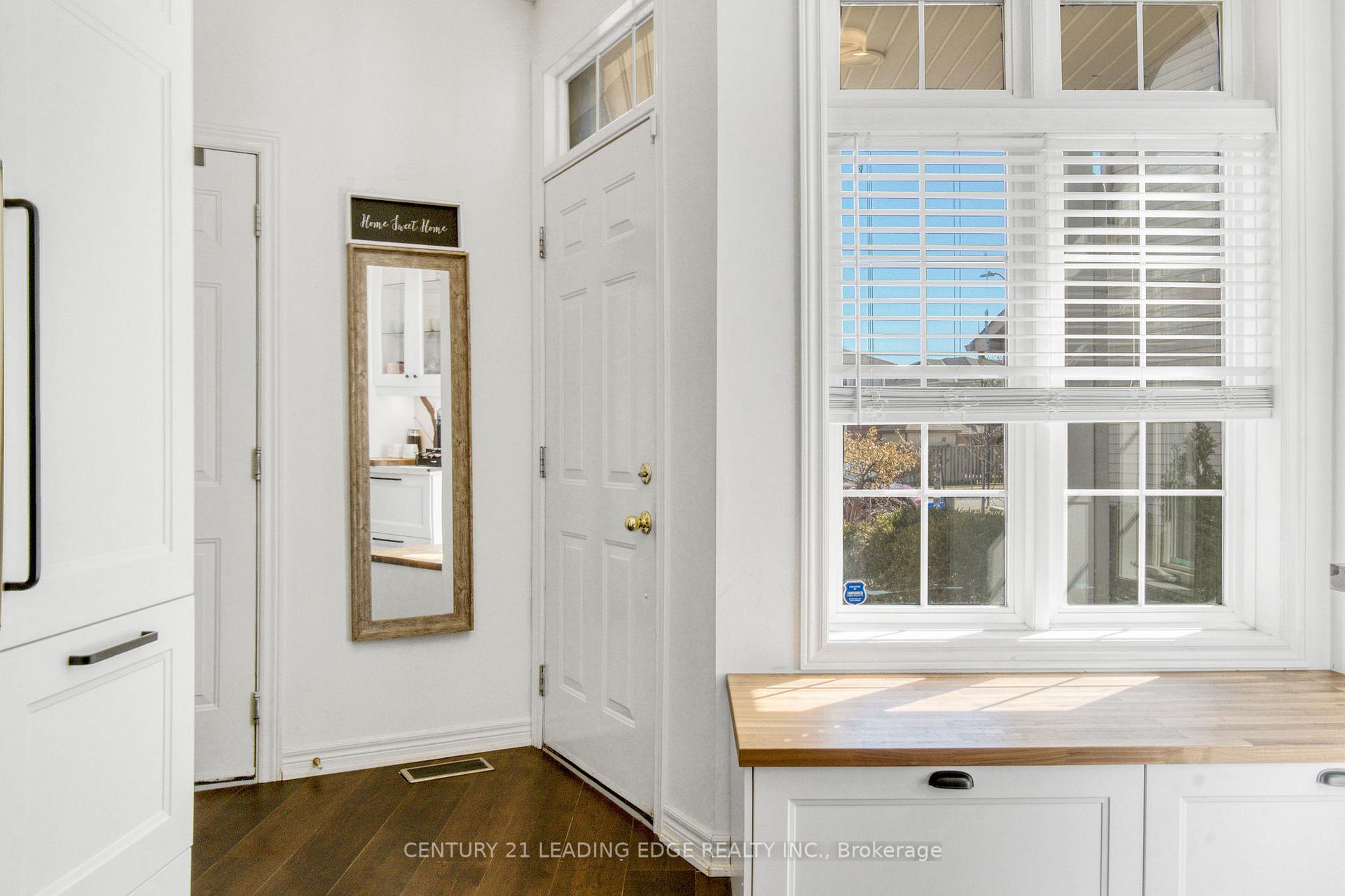 Photo 5 of 1417 Treeland Street, Burlington, Freeman — HOMEH