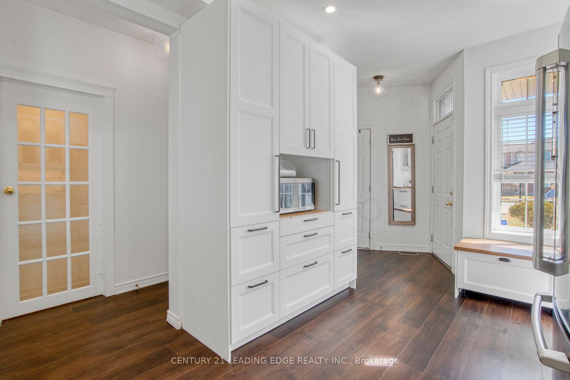Photo 6 of 1417 Treeland Street, Burlington, Freeman — HOMEH